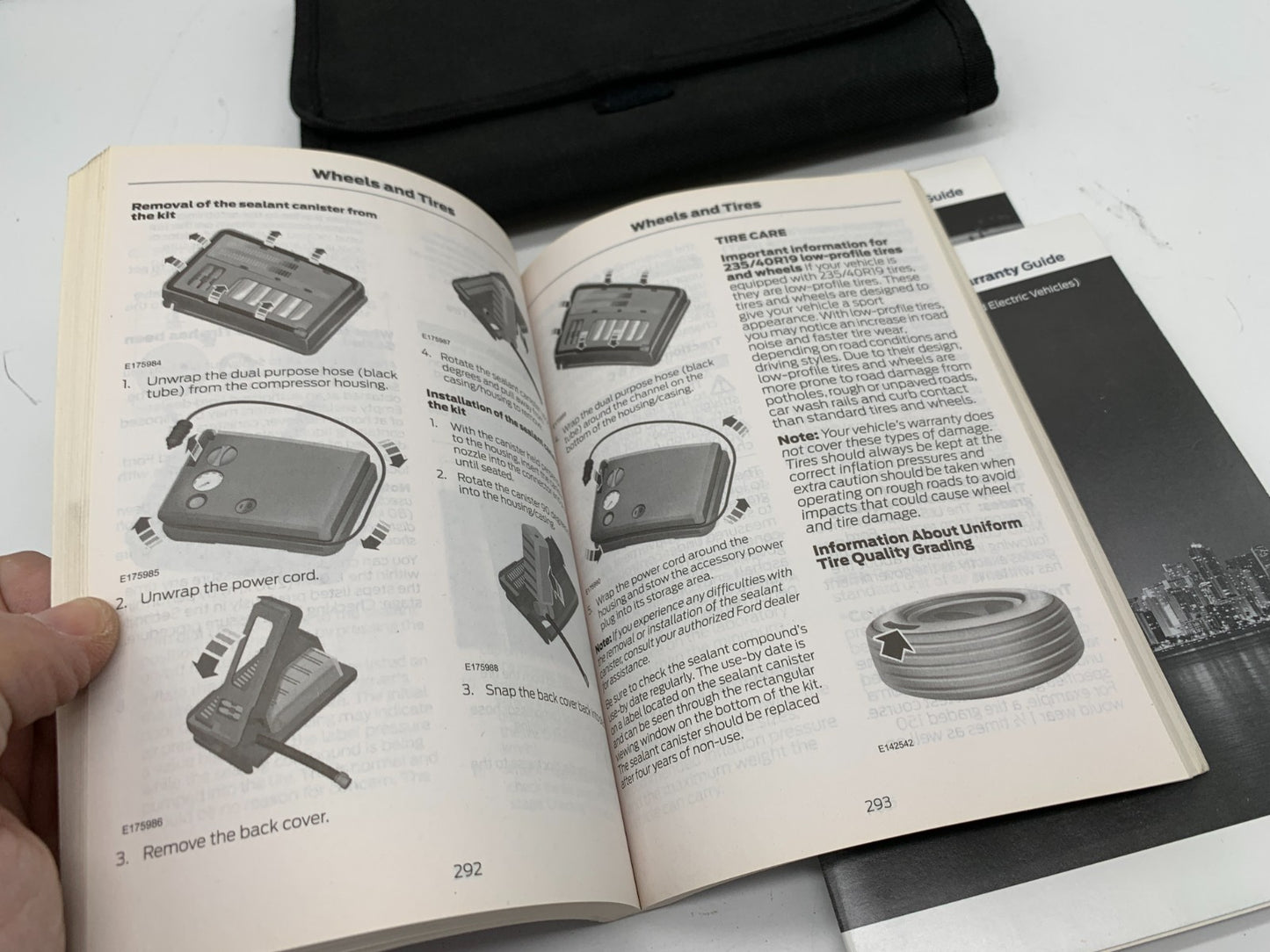 2017 Ford Fusion Owners Manual Set with Case OEM D01B50049