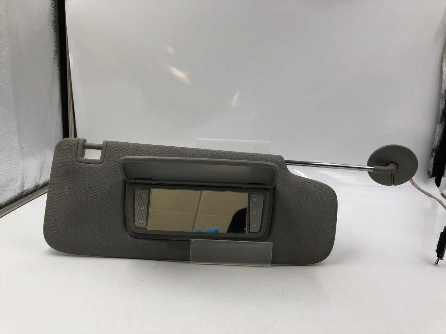 2020-2022 Chevrolet Equinox Passenger Sun Visor Gray Illuminated OEM A03B41056