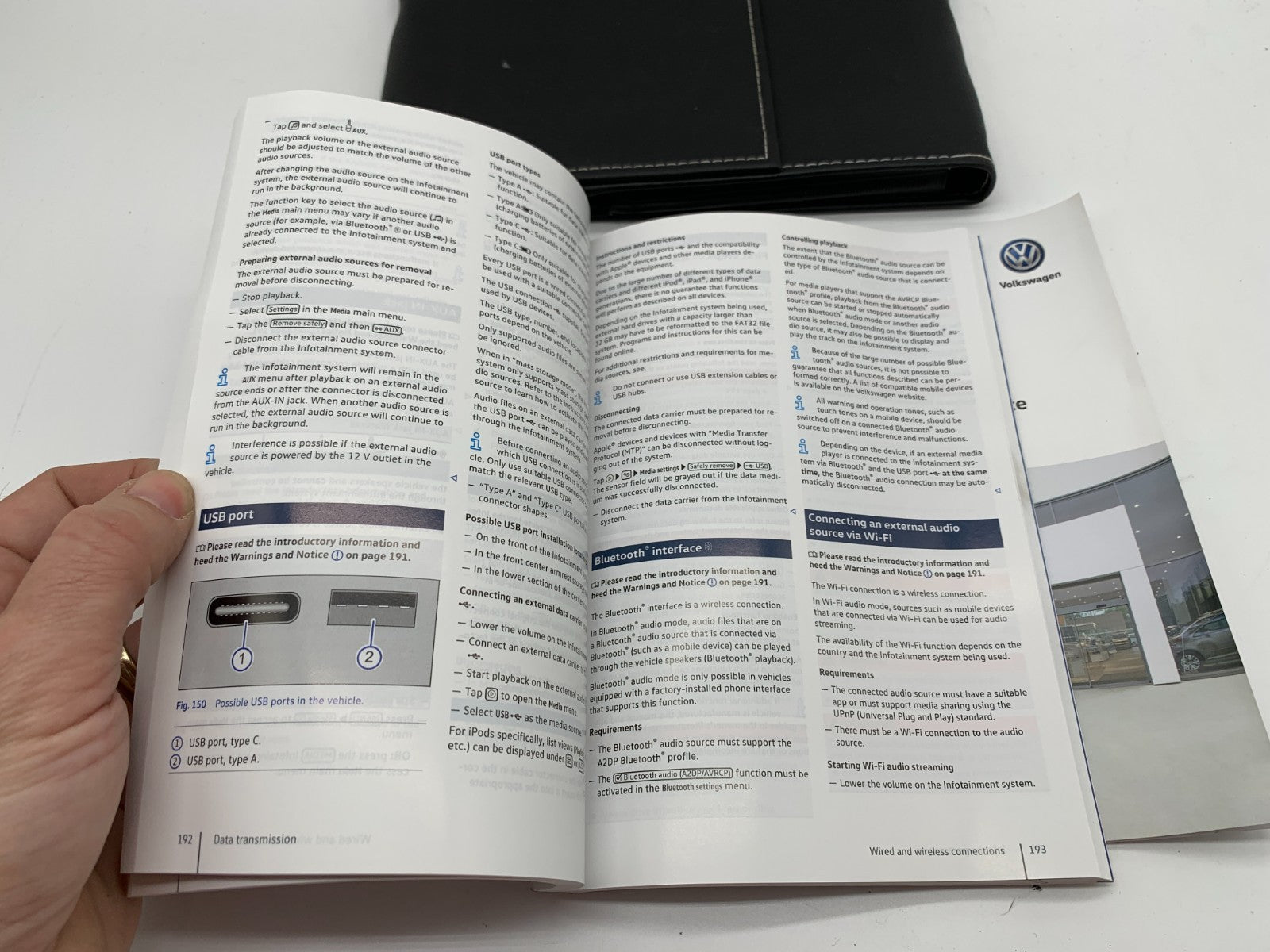 2019 Volkswagen Tiguan Tigan Allspace Owners Manual Set with Case OEM B01B04049