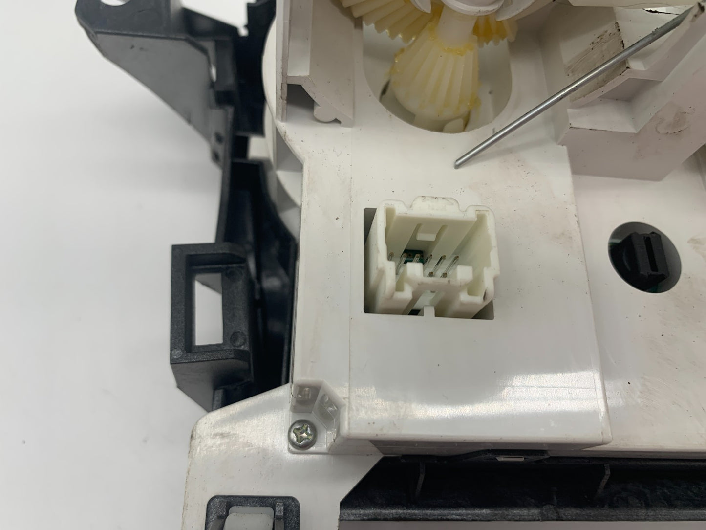 2010-2011 Mazda 3 Climate Control Manual AC Heater Unit OEM