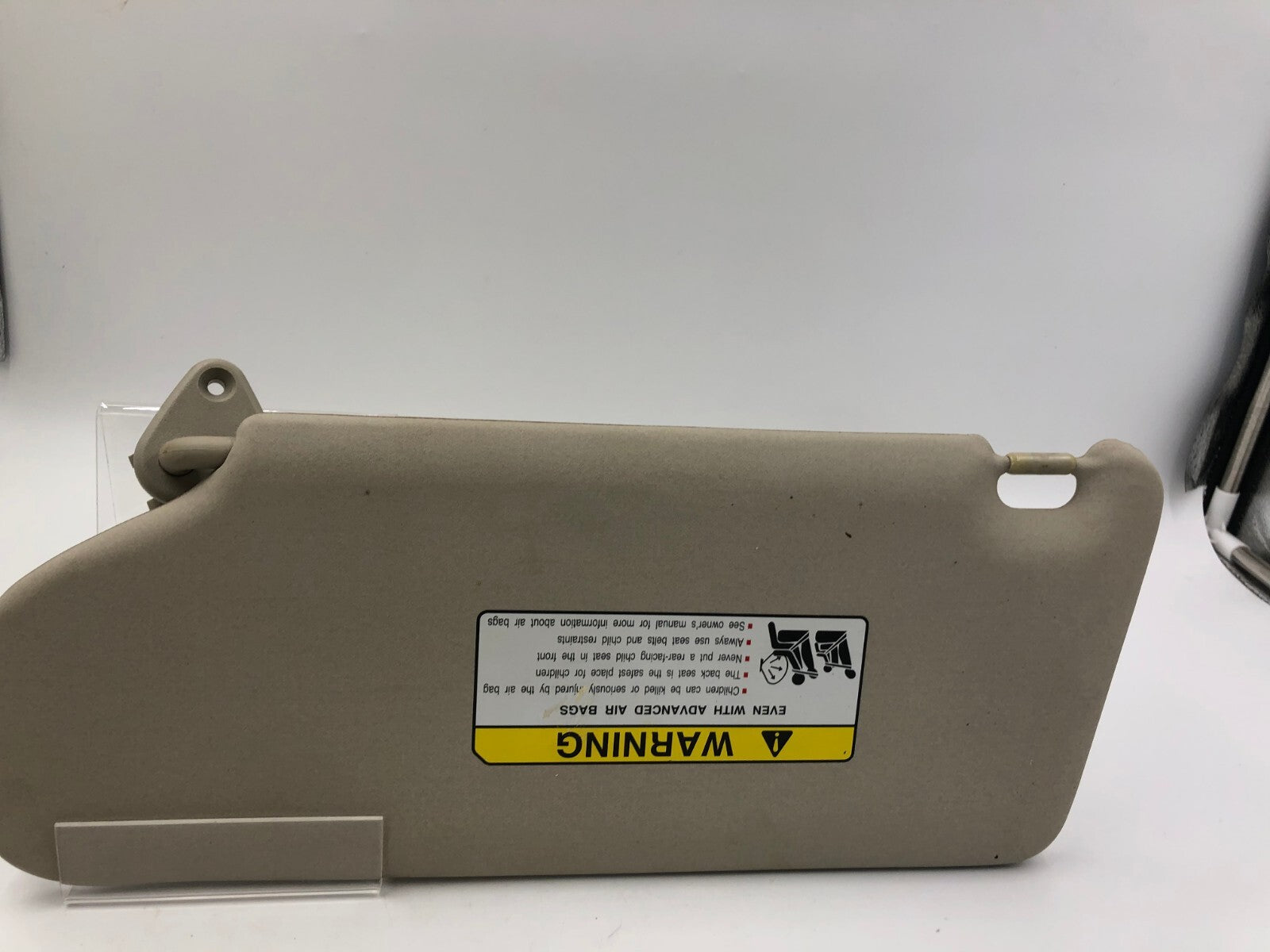2007-2009 Mitsubishi Outlander Passenger Sun Visor Gray OEM C02B39031