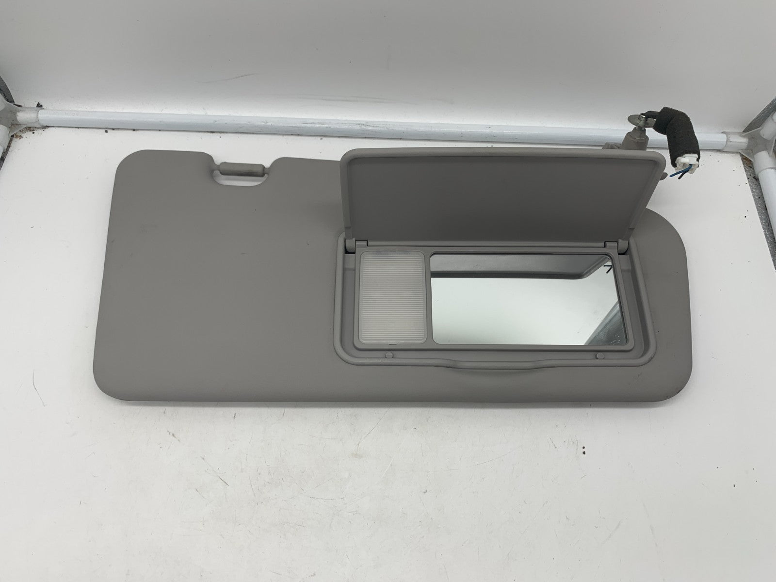 2006-2014 Kia Sedona Passenger Sun Visor Gray Illuminated OEM A01B49040