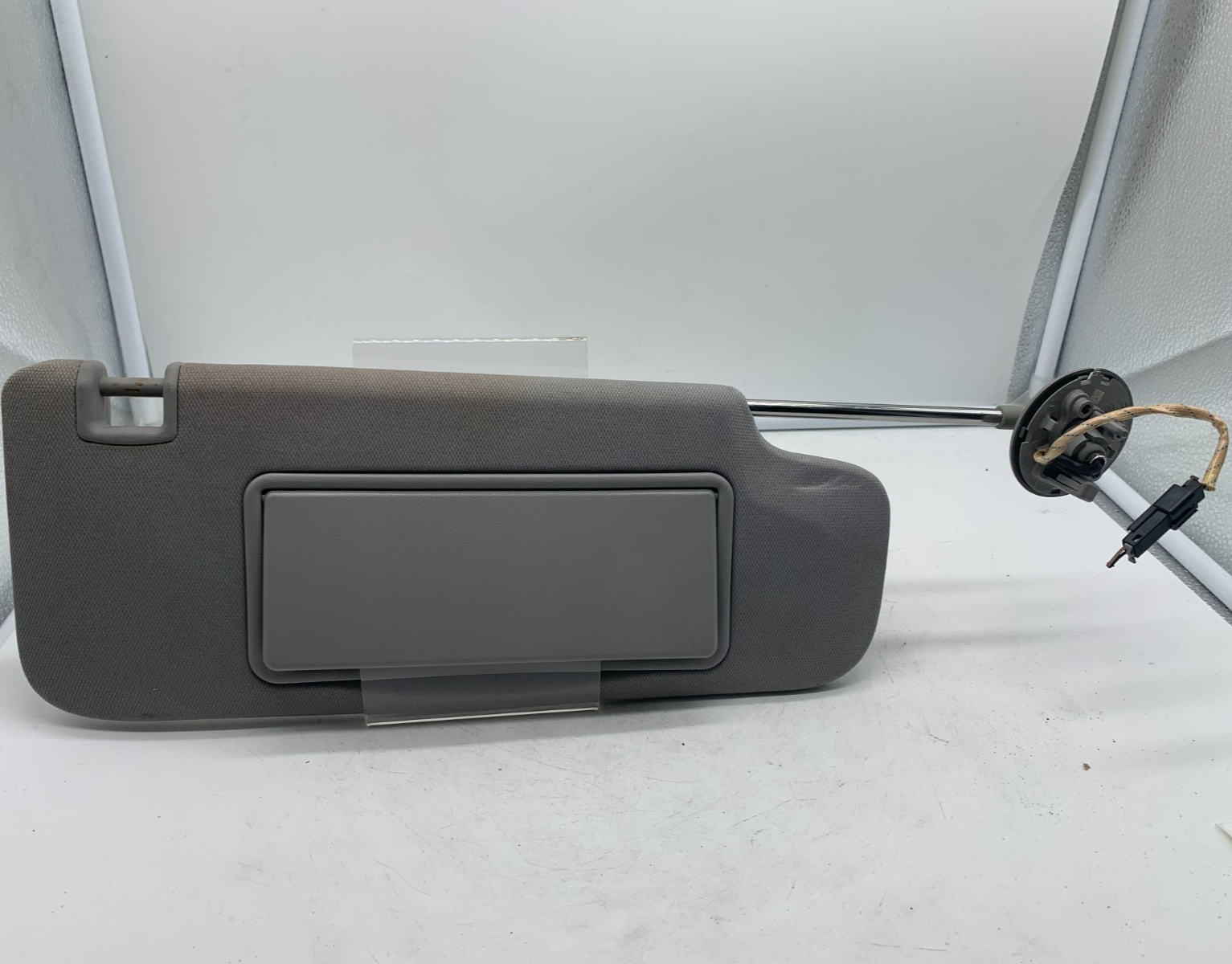 2016-2023 Chevrolet Malibu Passenger Sun Visor Gray Illuminated OEM A04B52037