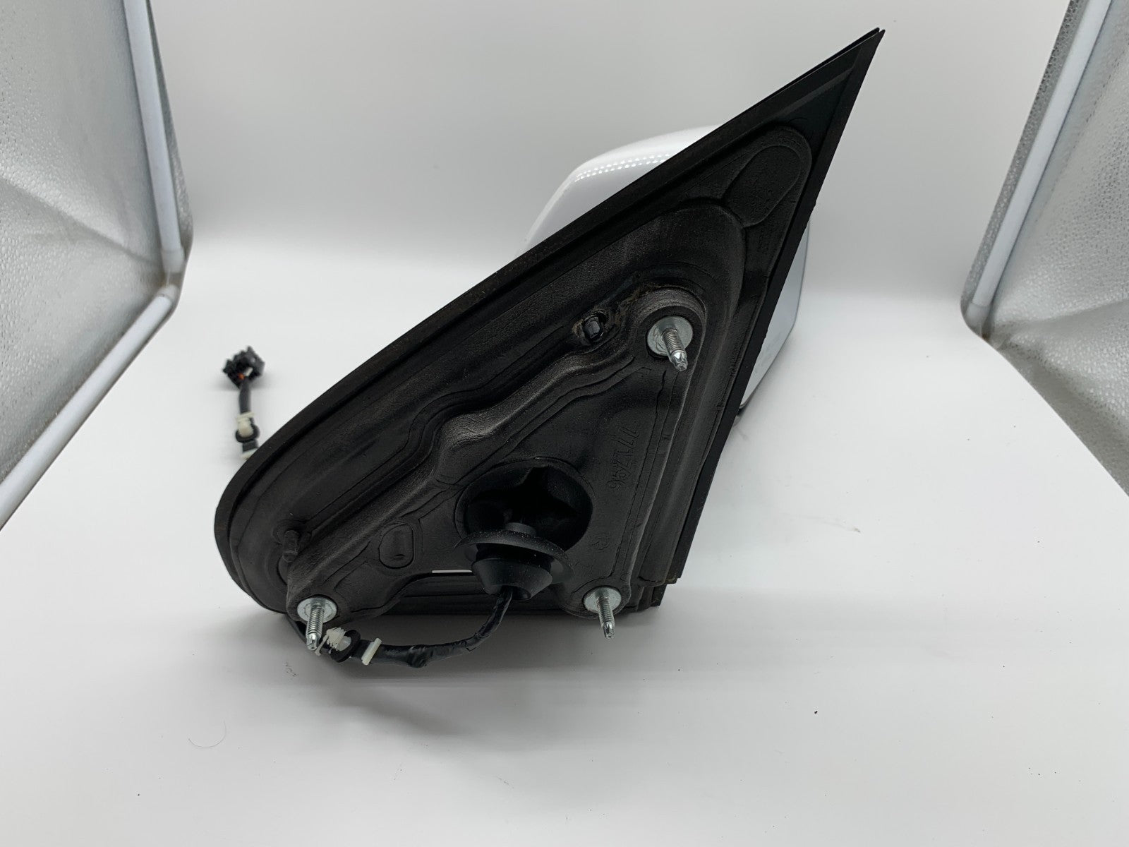 2014-2019 Chevrolet Silverado 1500 Passenger Side Power Door Mirror C03B52001