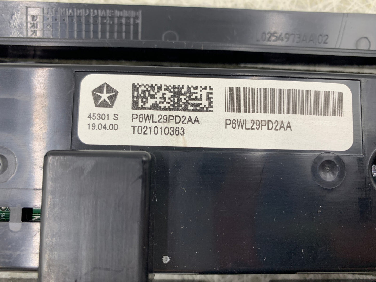 2020-2022 Chrysler Voyager Rear AC Heater Climate Control Unit OEM D04B29039