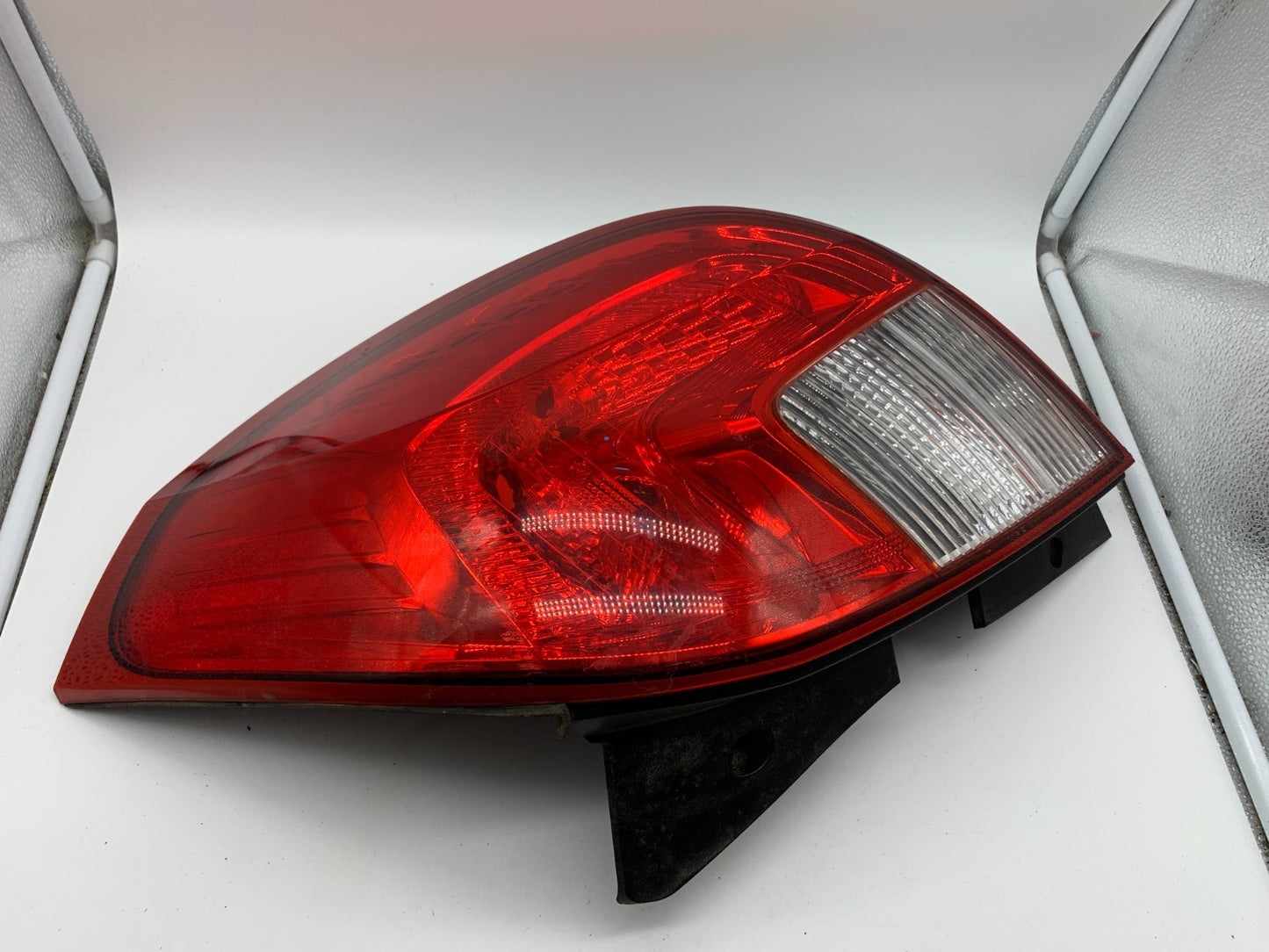2013-2015 Chevrolet Captiva Sport Passenger Side Tail Light OEM C02B07001
