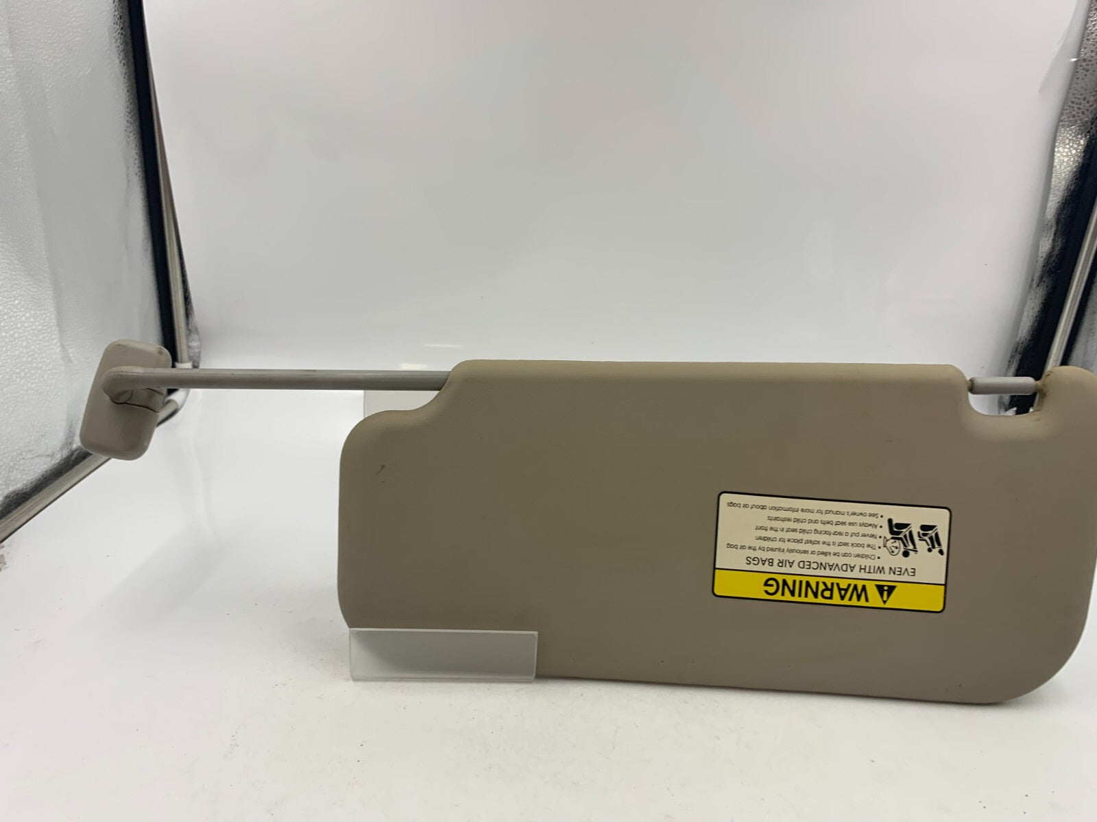 2010-2013 Kia Soul Passenger Sun Visor Sunvisor Gray OEM E01B39082