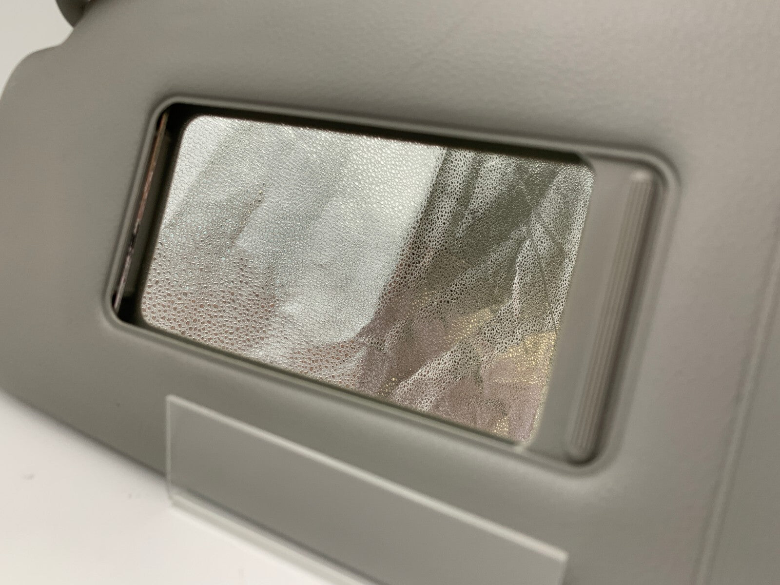 2004-2007 BMW 530i Driver Sun Visor Gray Illuminated OEM E02B19017