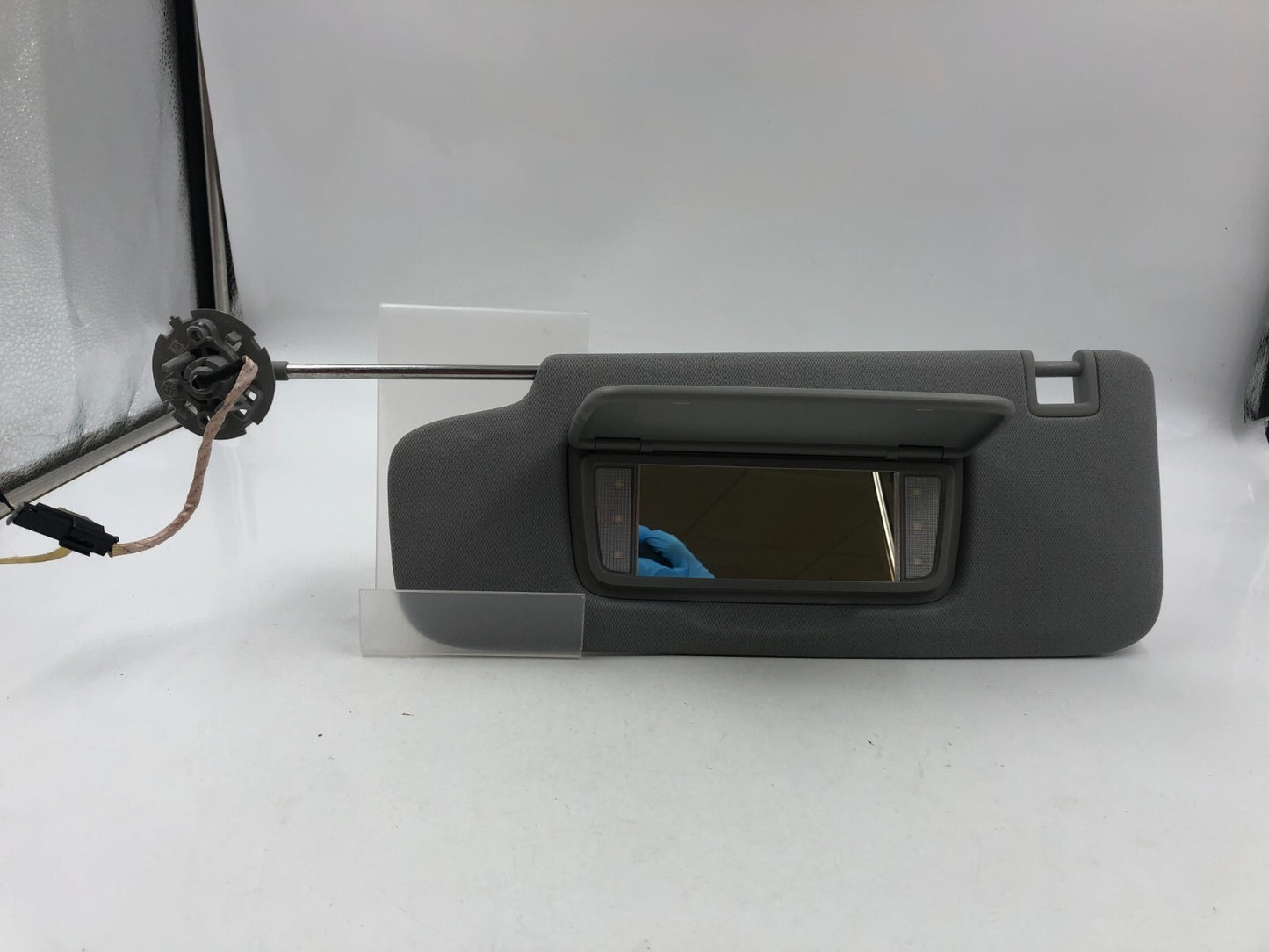 2018-2019 Chevrolet Equinox Driver Sun Visor Gray Illuminated D02B33084