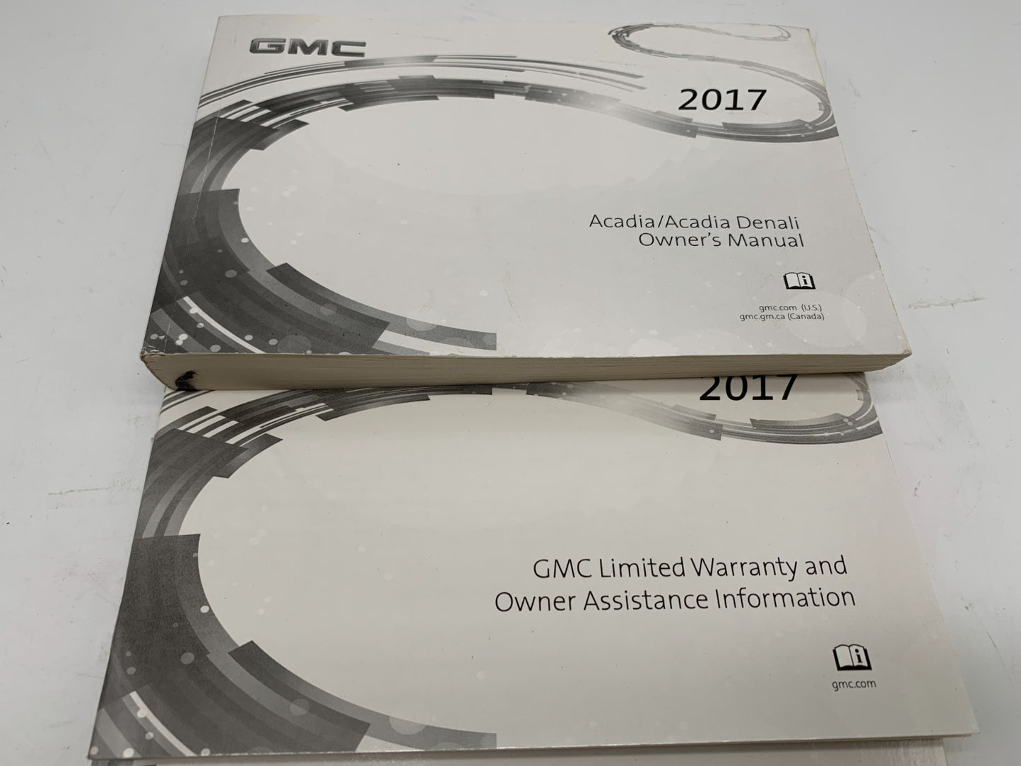 2017 GMC Acadia Owners Manual Set OEM B04B25009