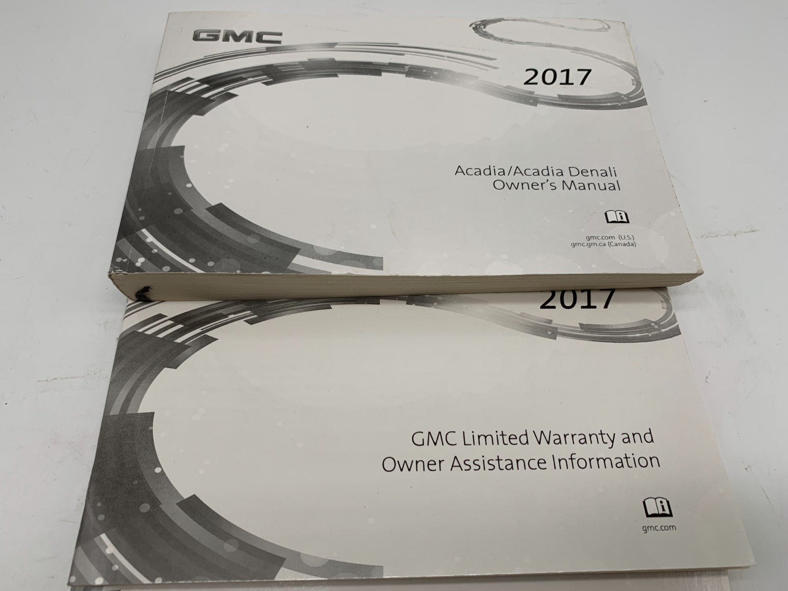 2017 GMC Acadia Owners Manual Set OEM B04B25009