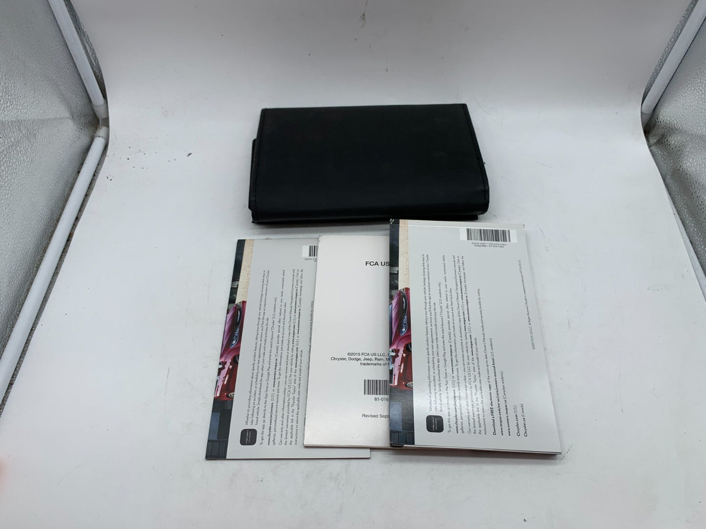 2018 Chrysler Pacifica Owners Manual with Case OEM A04B35011