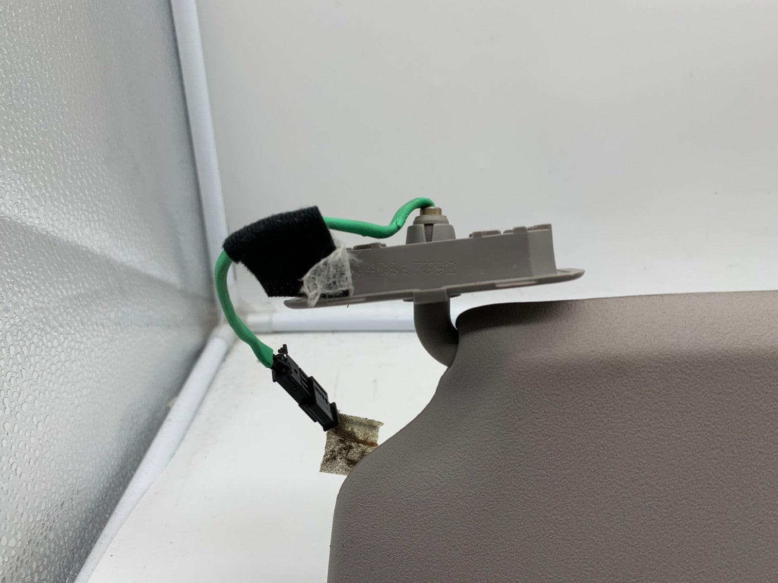 2004-2006 Volvo V40 Passenger Sun Visor Gray Illuminated OEM A03B39076