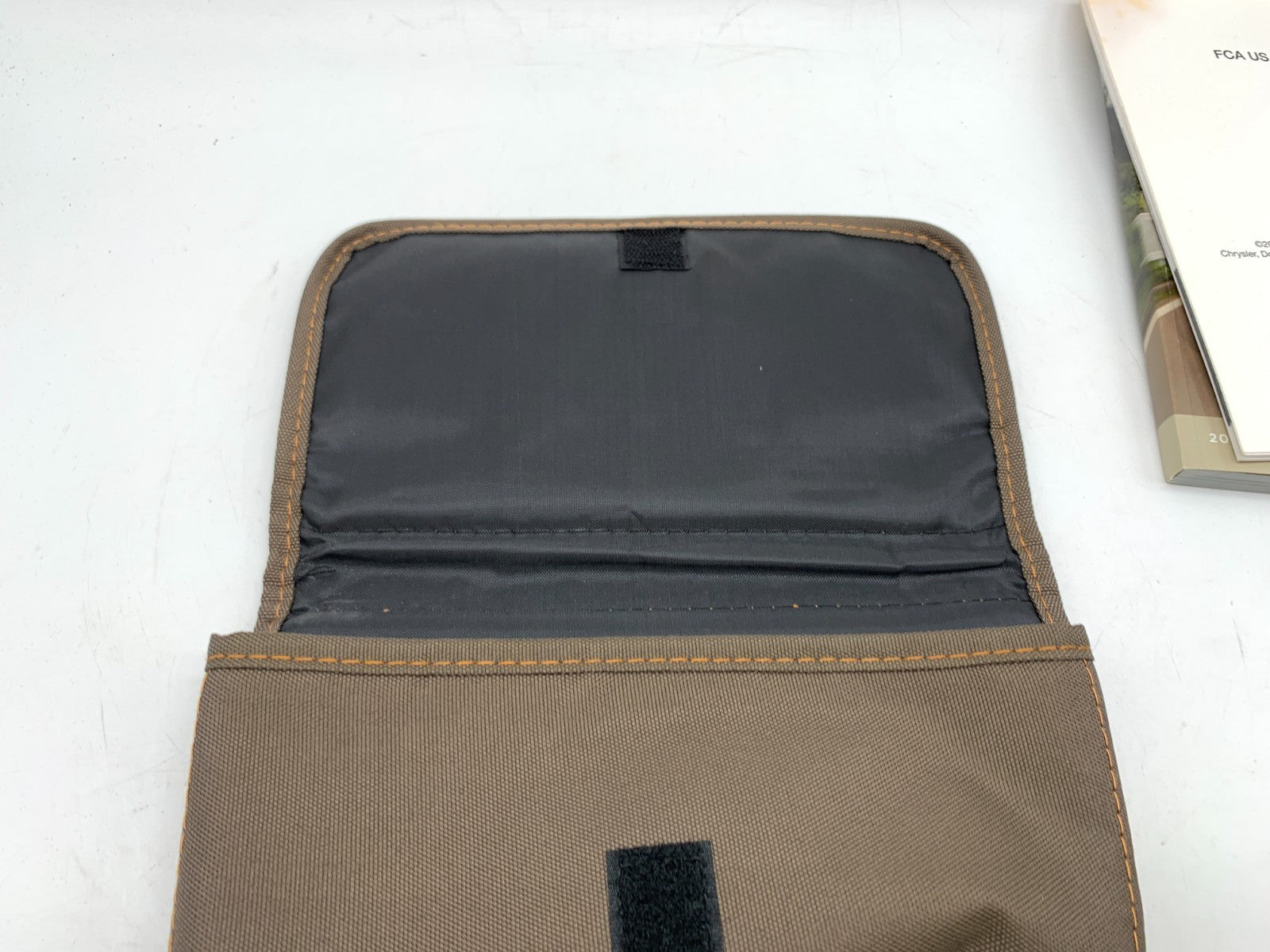 2016 Jeep Cherokee Owners Manual Set with Case OEM C02B01014