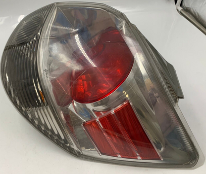2003-2004 Toyota Matrix Passenger Side Taillight Tail Light OEM E02B67002
