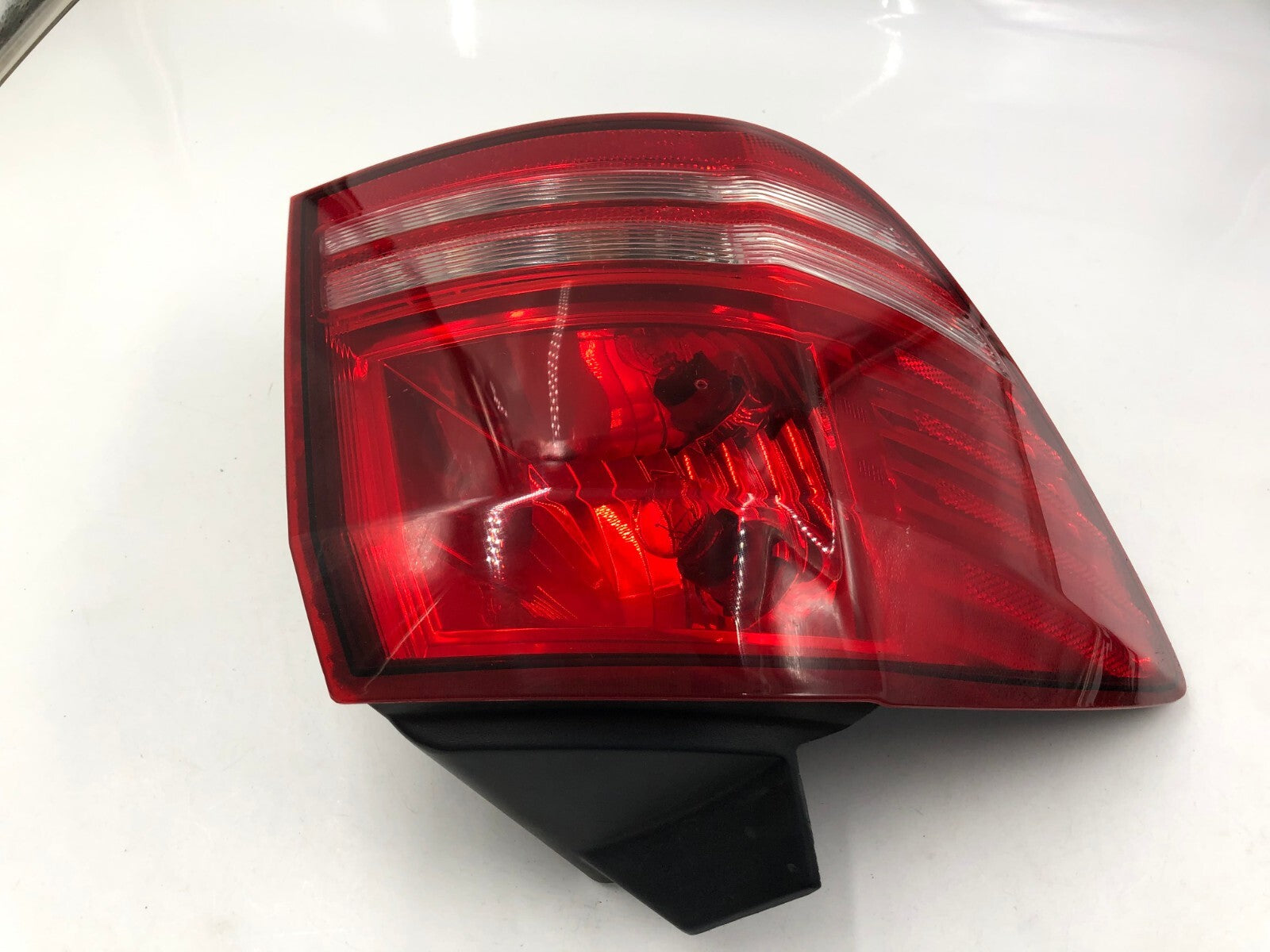 2009-2011 Dodge Journey Driver Side Tail Light Tailight OEM D04B55054