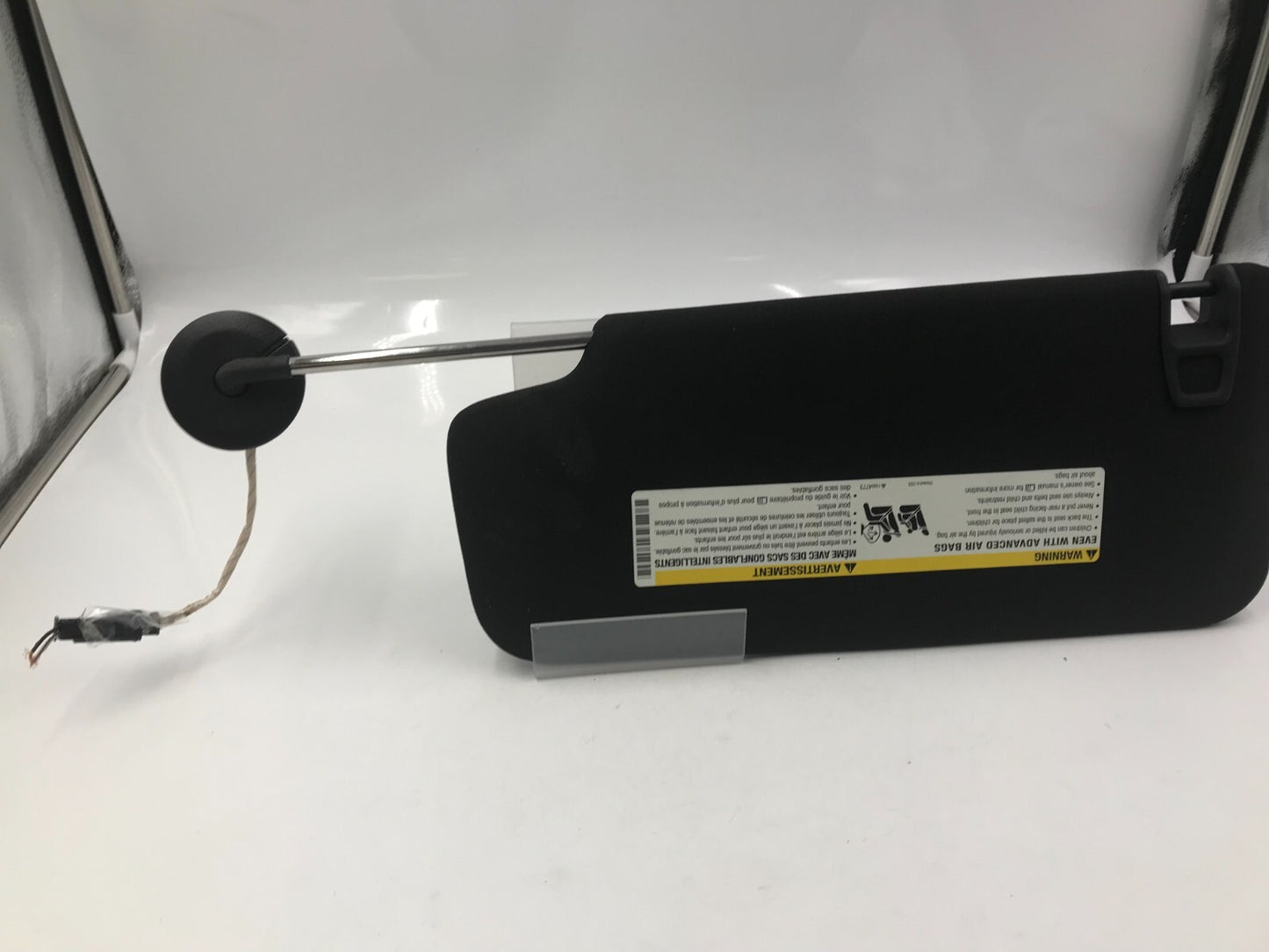 2010-2017 Chevrolet Equinox Passenger Sun Visor Black Illumination OEM B03B32041