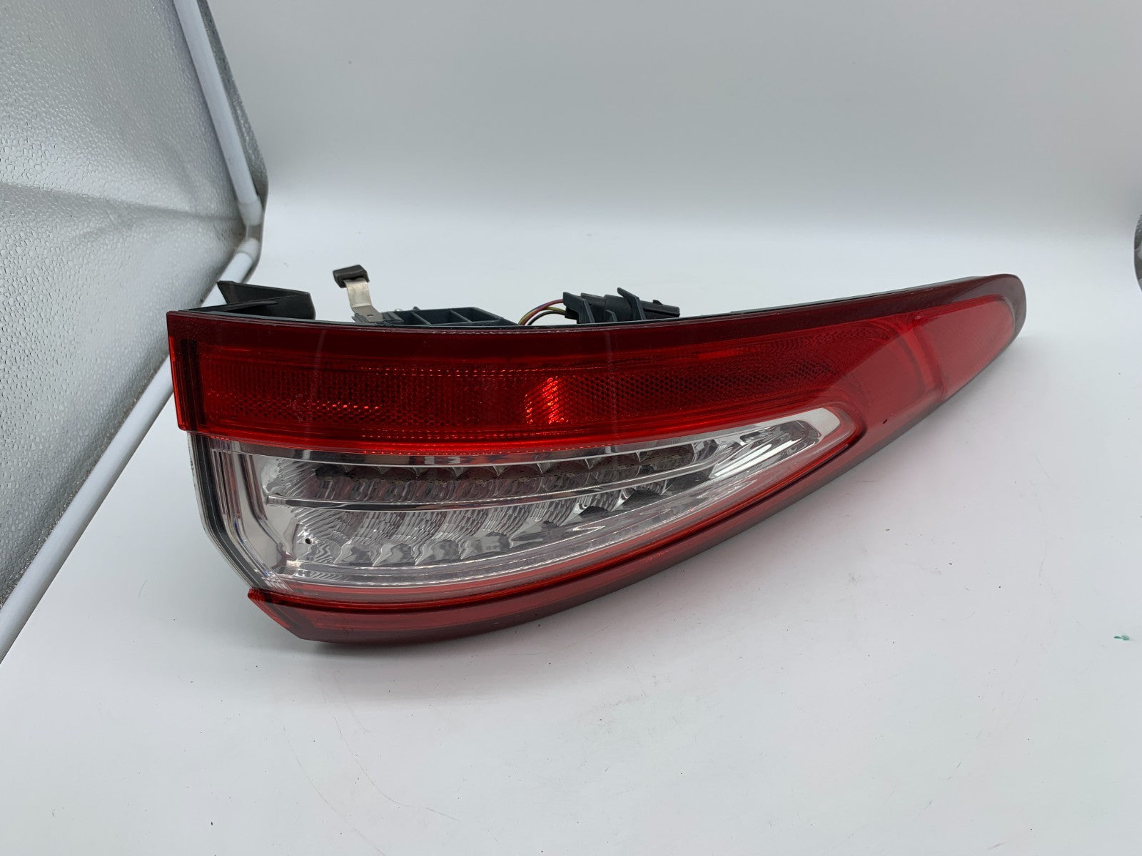 2013-2016 Ford Fusion Driver Side Tail Light Taillight OEM C03B33003
