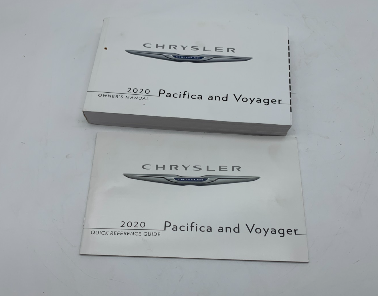 2018 Chrysler Pacifica and Voyager Owners Manual Set OEM B01B22009