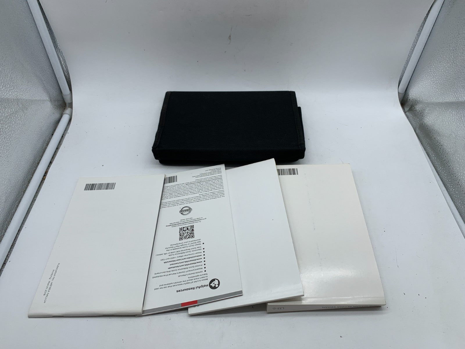 2018 Nissan Altima Sedan Owners Manual Set With Case OEM A04B05014
