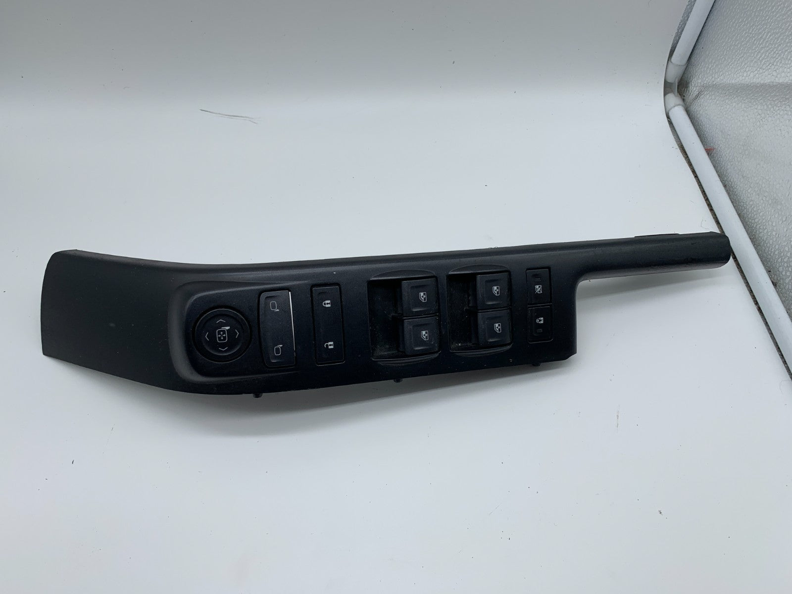 2014-2019 Chevrolet Tahoe Master Power Window Switch OEM B03B55039