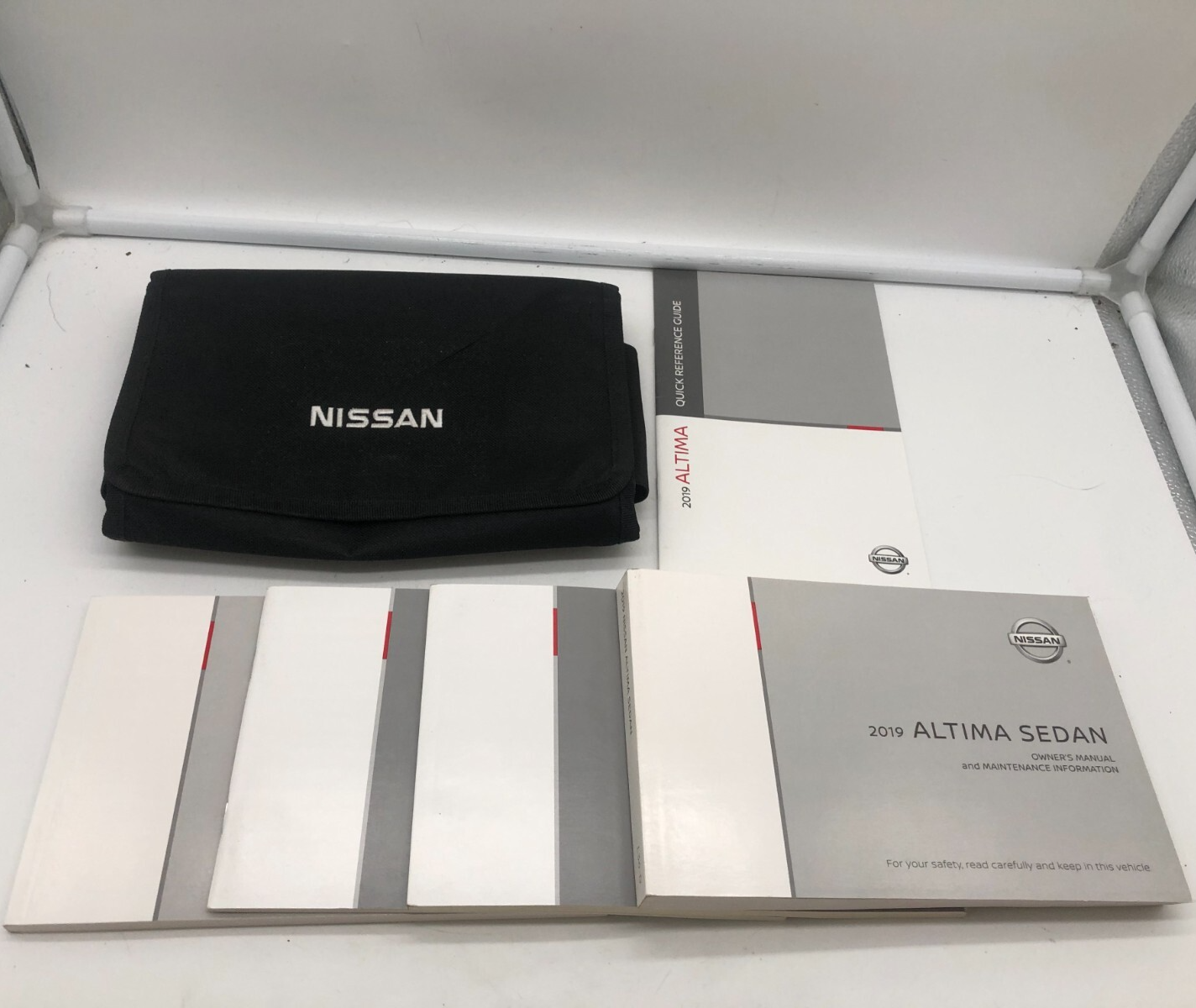2019 Nissan Altima Owners Manual Set with Case OEM A03B01084