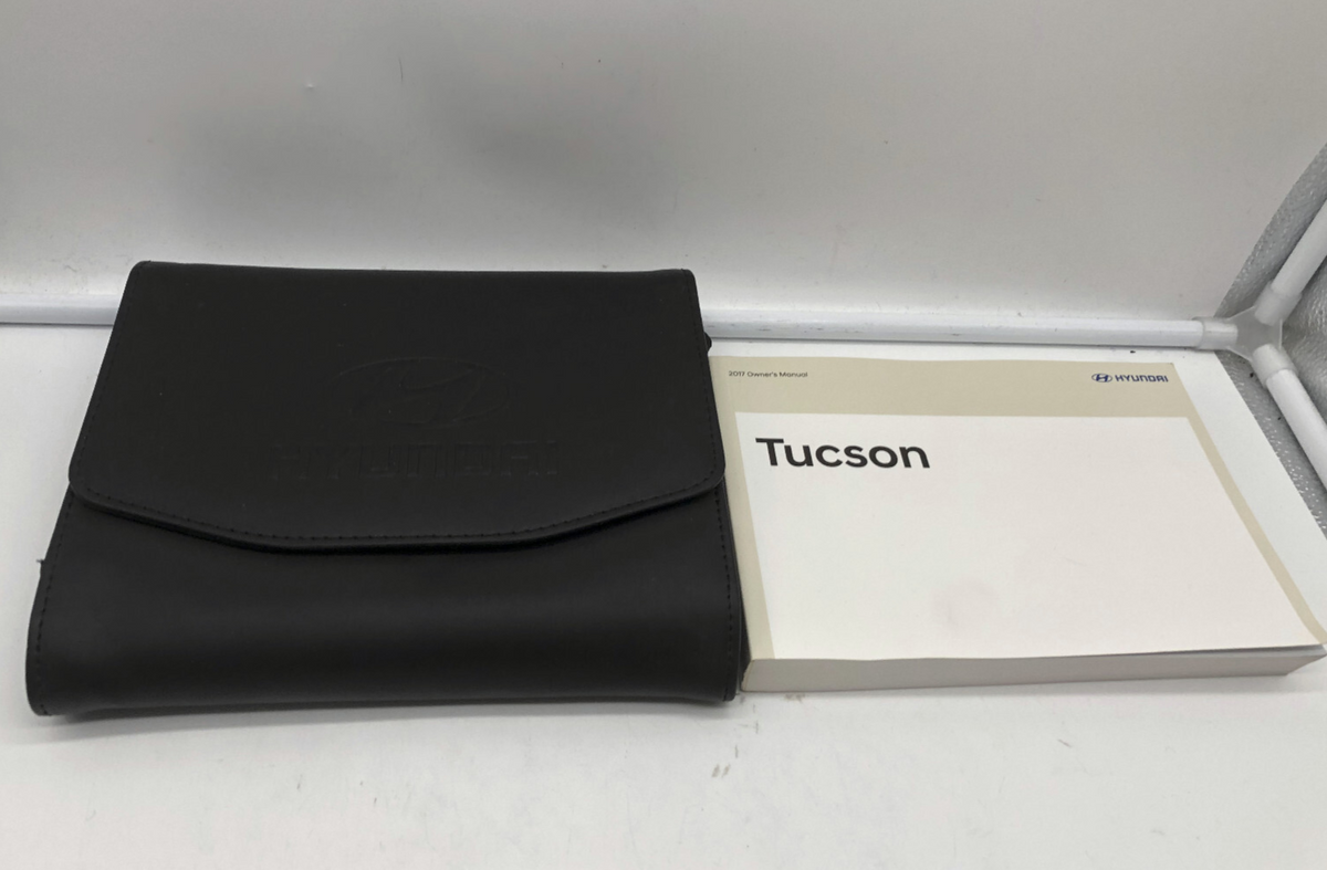 2017 Hyundai Tucson Owners Manual Set with Case OEM R01B20013