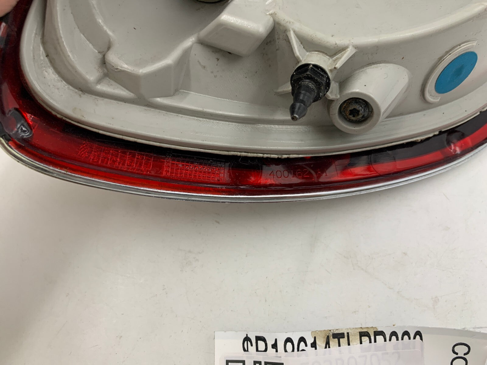 2008-2012 Buick Enclave Passenger Side Tail Light Taillight OEM B03B50005