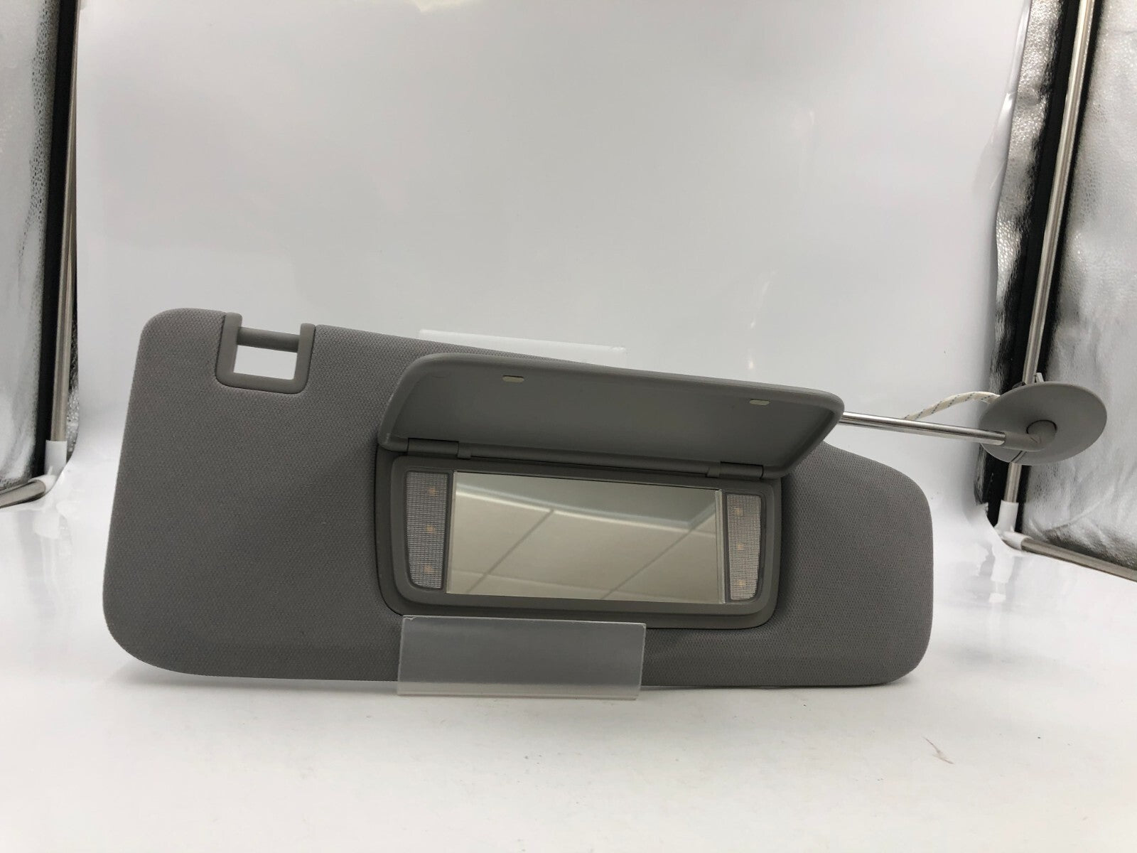 2019-2020 Chevrolet Equinox Passenger Sun Visor Gray Illuminated OEM C01B22062