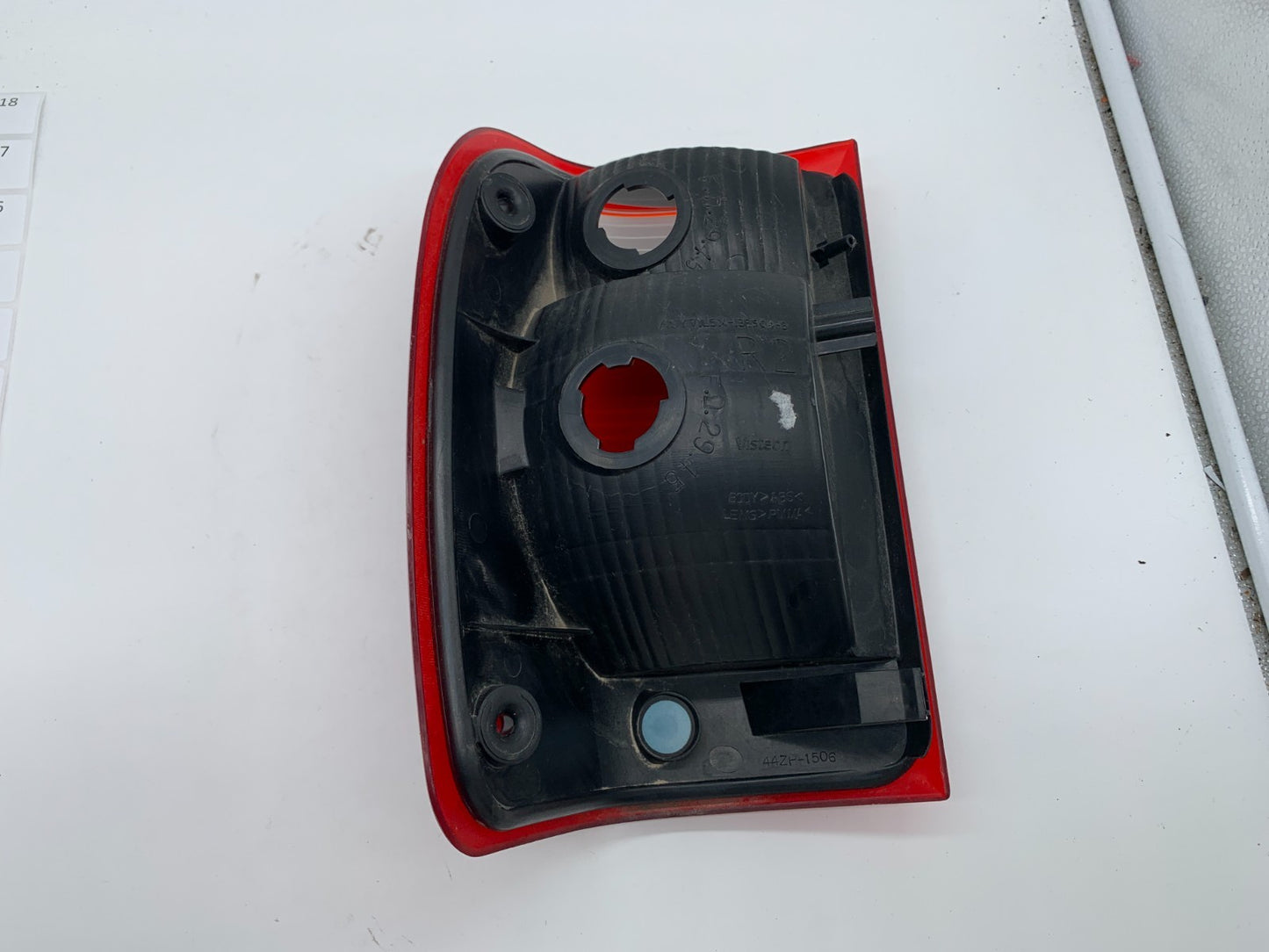 2001-2005 Ford Ranger Passenger Side Tail Light Tailight OEM D02B68001