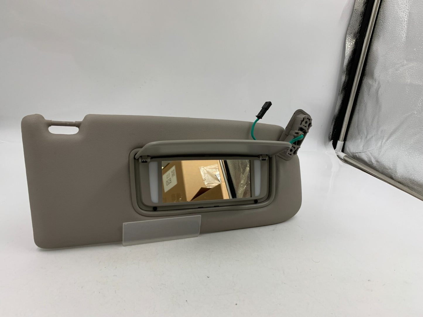 2004-2006 Volvo V50 Passenger Sun Visor Gray Illuminated OEM B03B18021