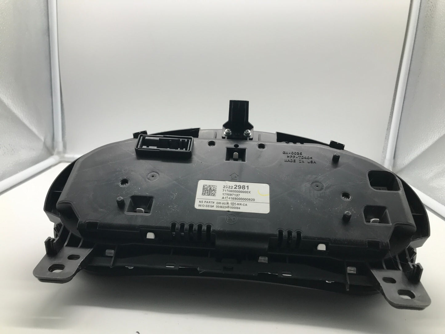 2015 Buick Regal Speedometer Instrument Cluster 12231 Miles OEM D04B10035