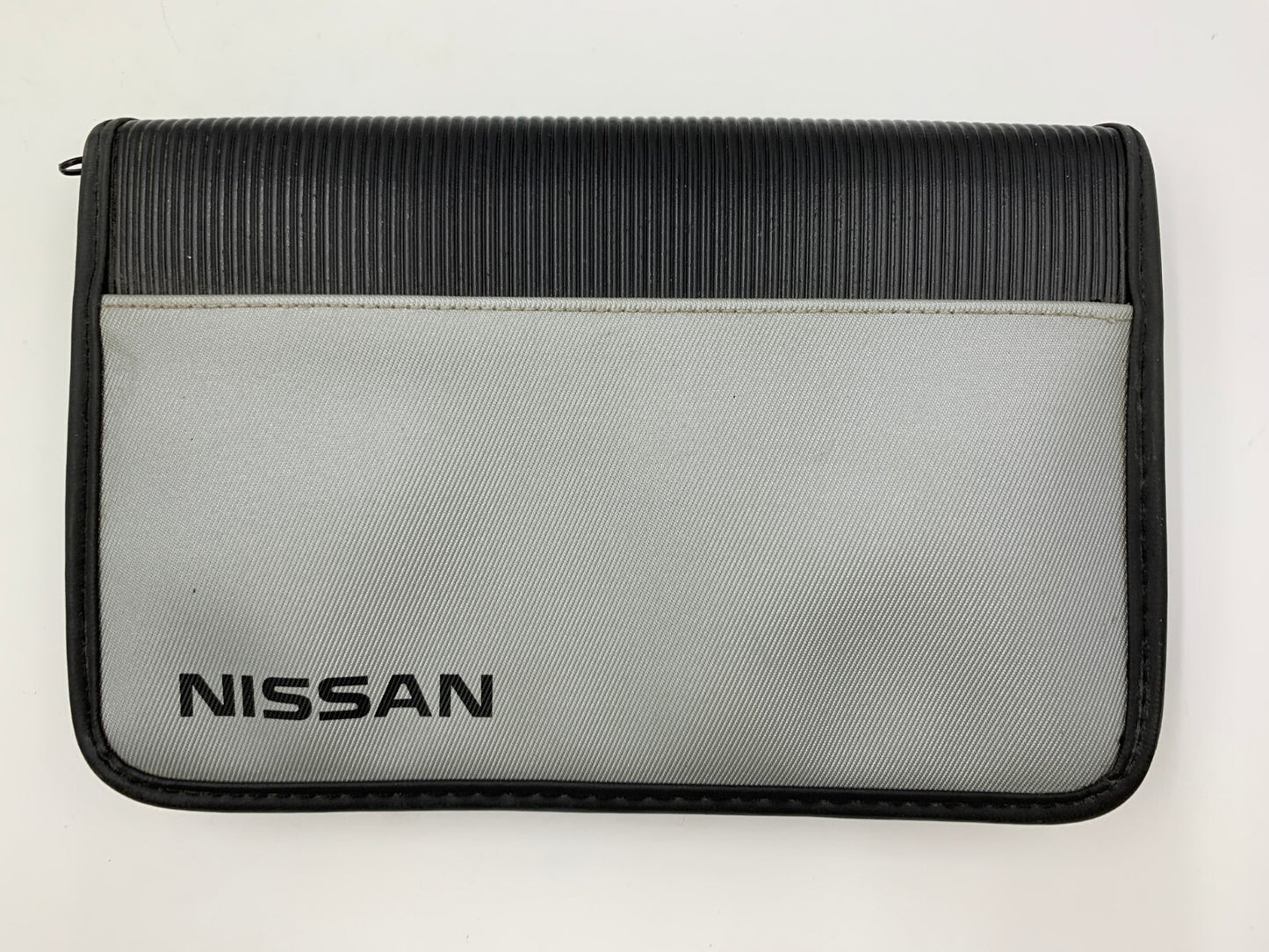 2004 Nissan Maxima Owners Manual with Case OEM C04B41022