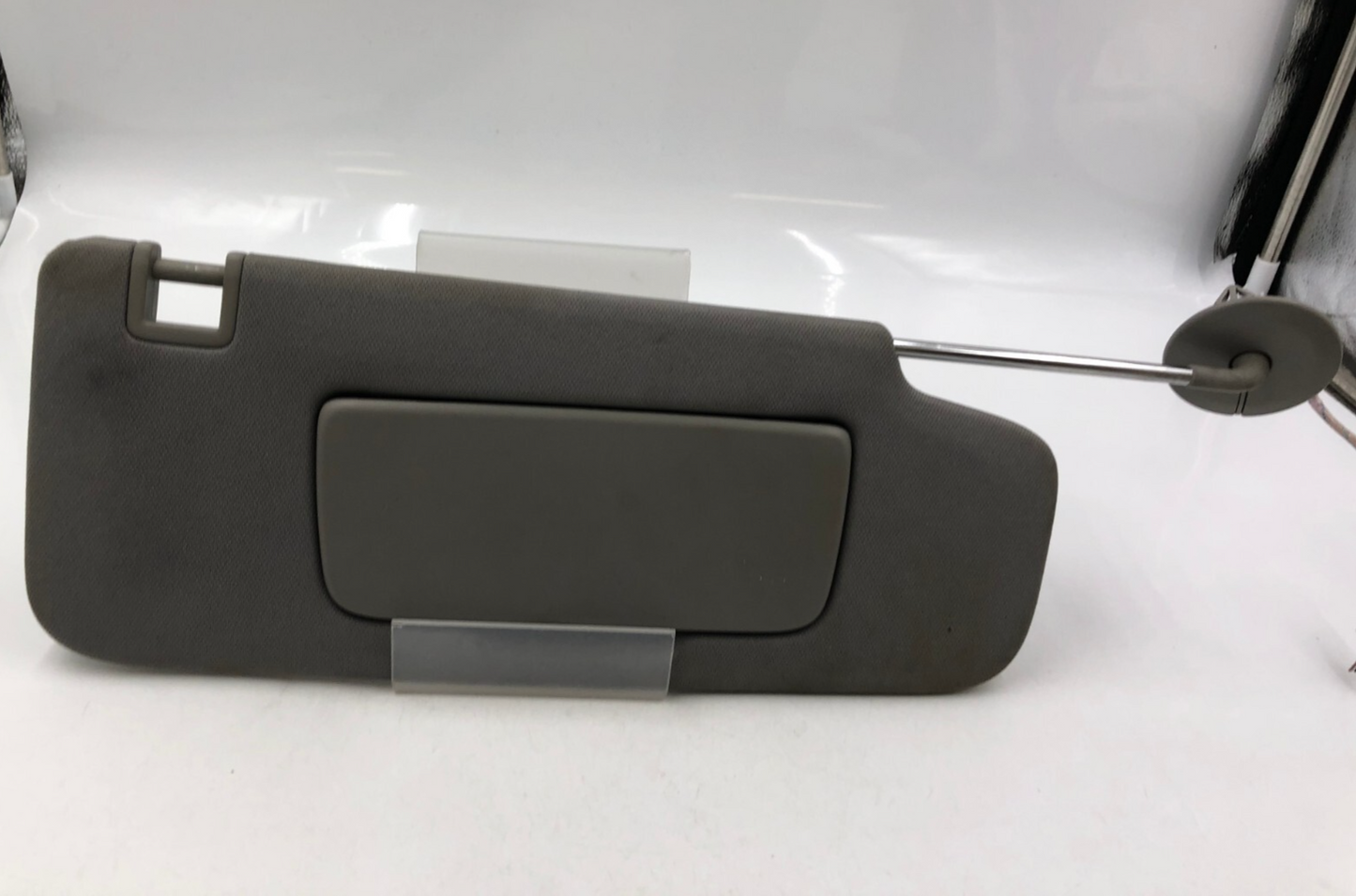 2020-2024 Chevrolet Equinox Passenger Sun Visor Gray Illuminated OEM A03B41056