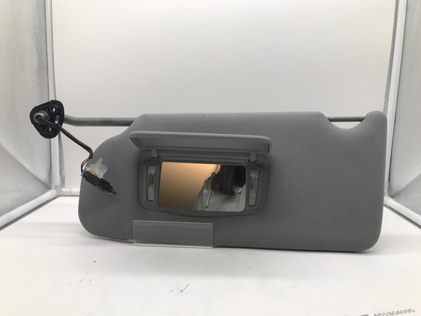 2005-2009 Buick Lacrosse Driver Sun Visor Gray Illuminated OEM A01B04082