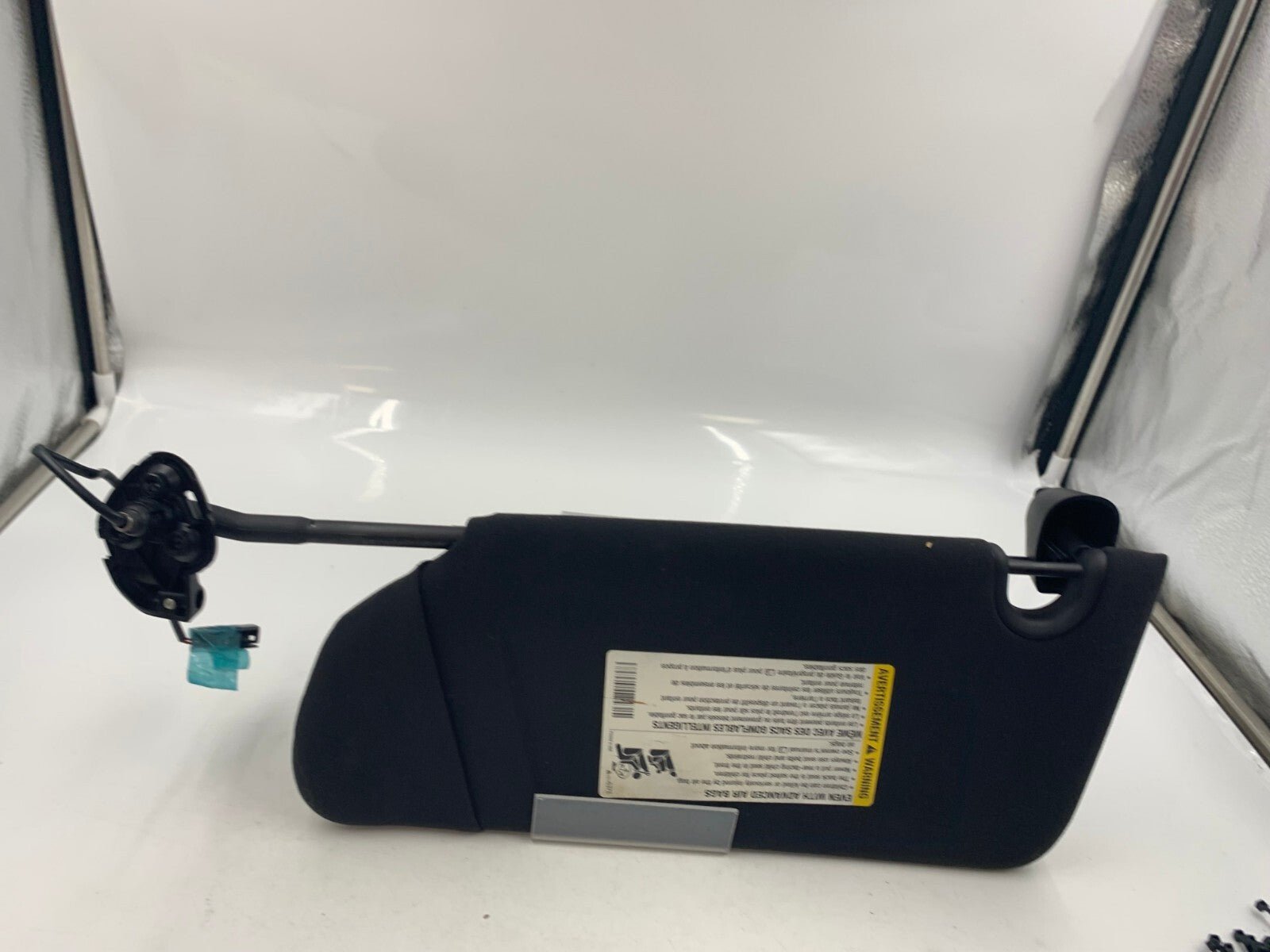 2006-2007 Cadillac DTS Passenger Sun Visor Black Illuminated OEM A01B42027