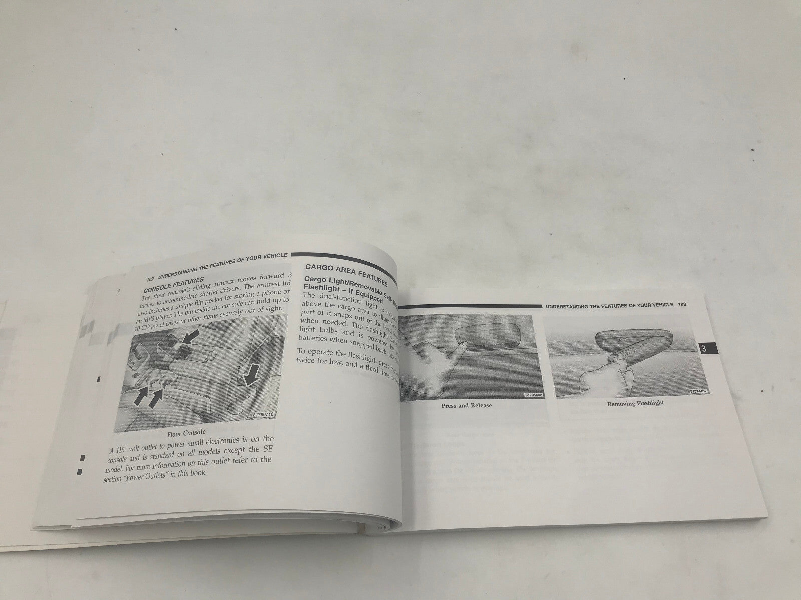 2007 Dodge Caliber Owners Manual with Case OEM B03B20032