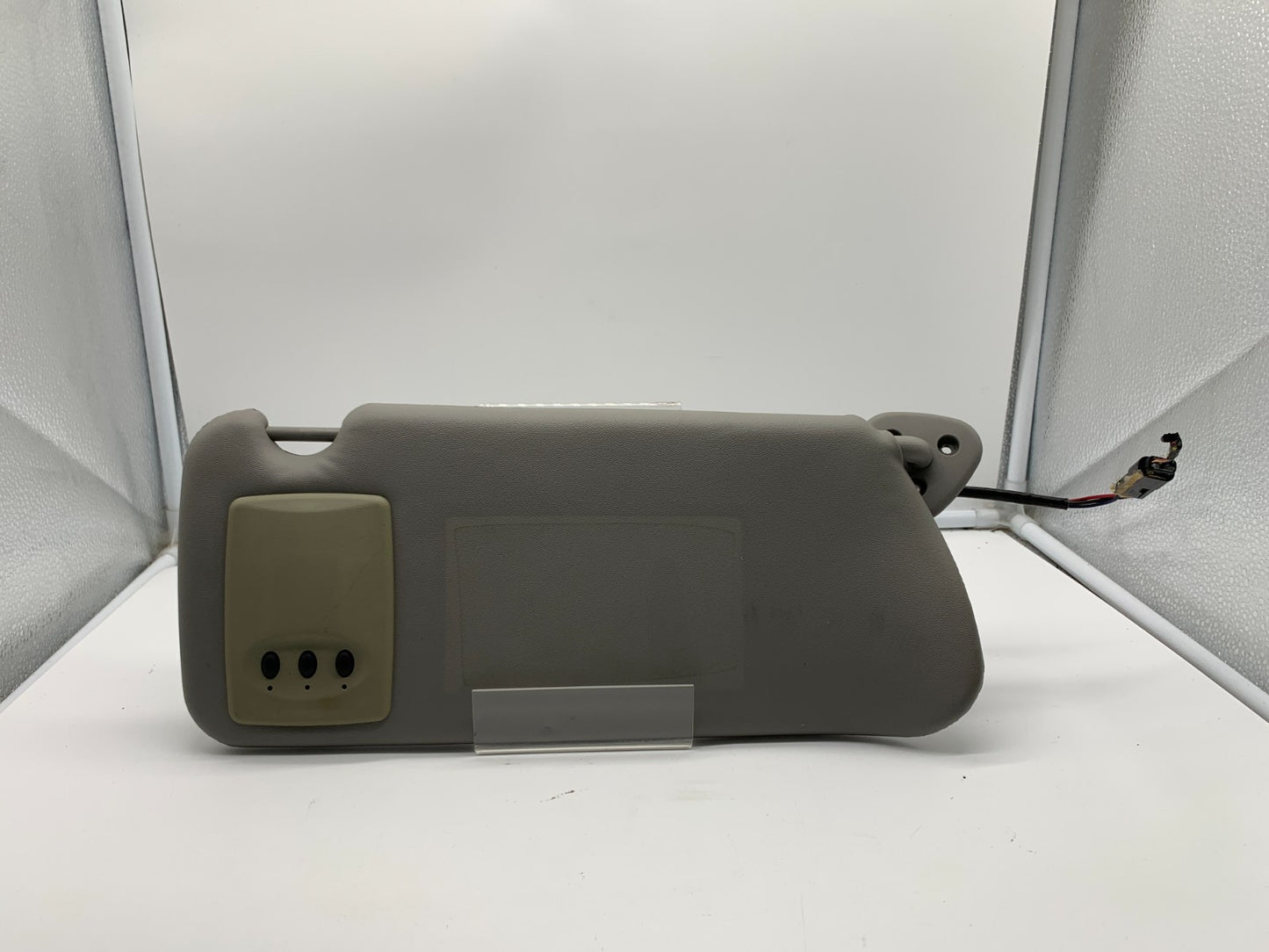 2003-2007 Cadillac CTS Driver Sun Visor Gray Illuminated OEM C03B70014