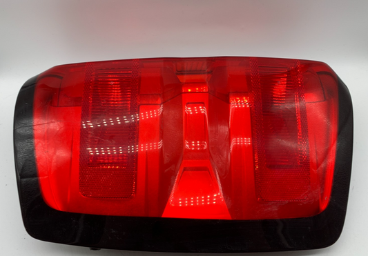 2014-2015 Chevrolet Silverado Passenger Side Tail Light Taillight OEM D02B30021