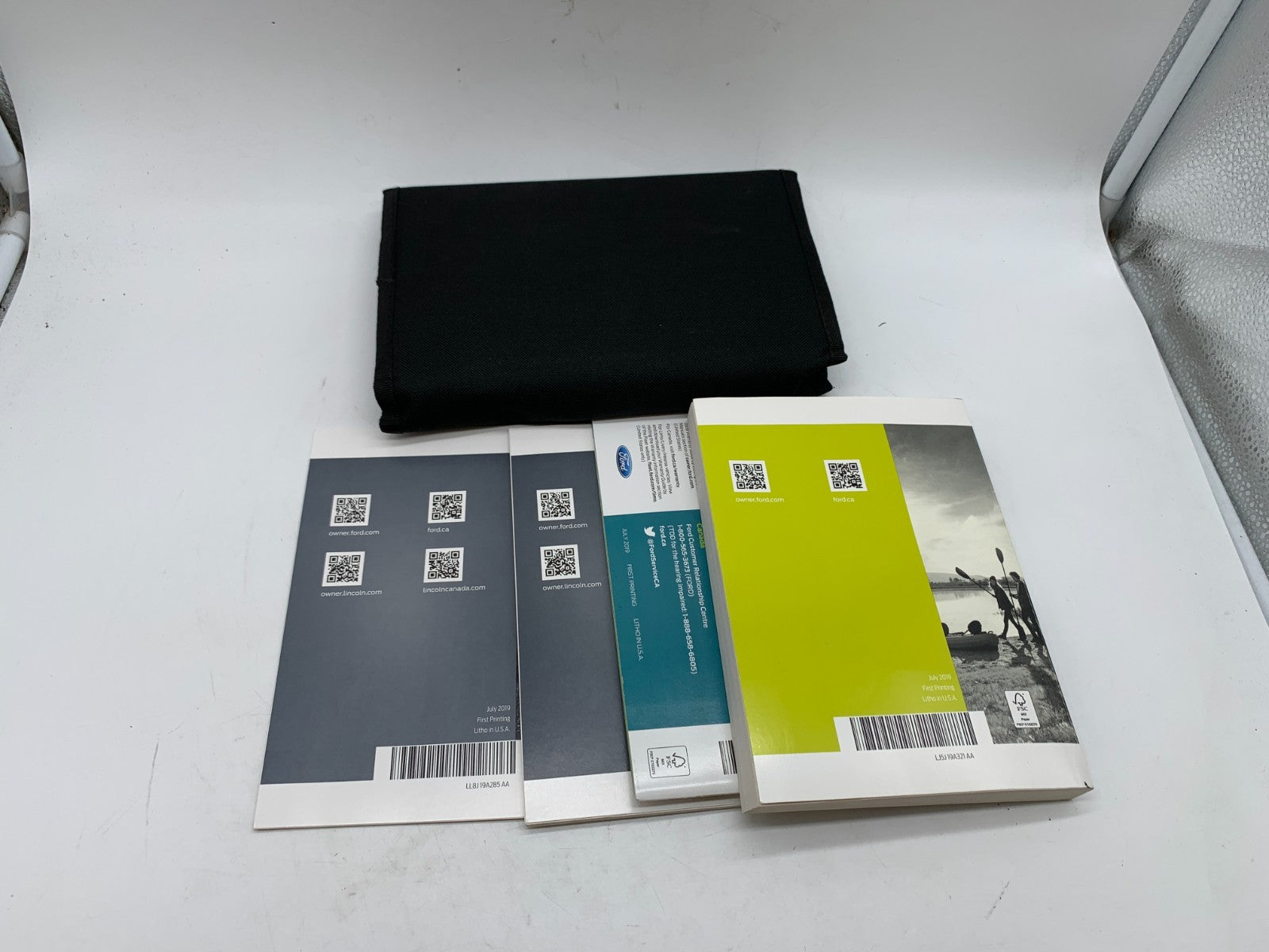 2020 Ford Escape Owners Manual Set with Case OEM C02B04005