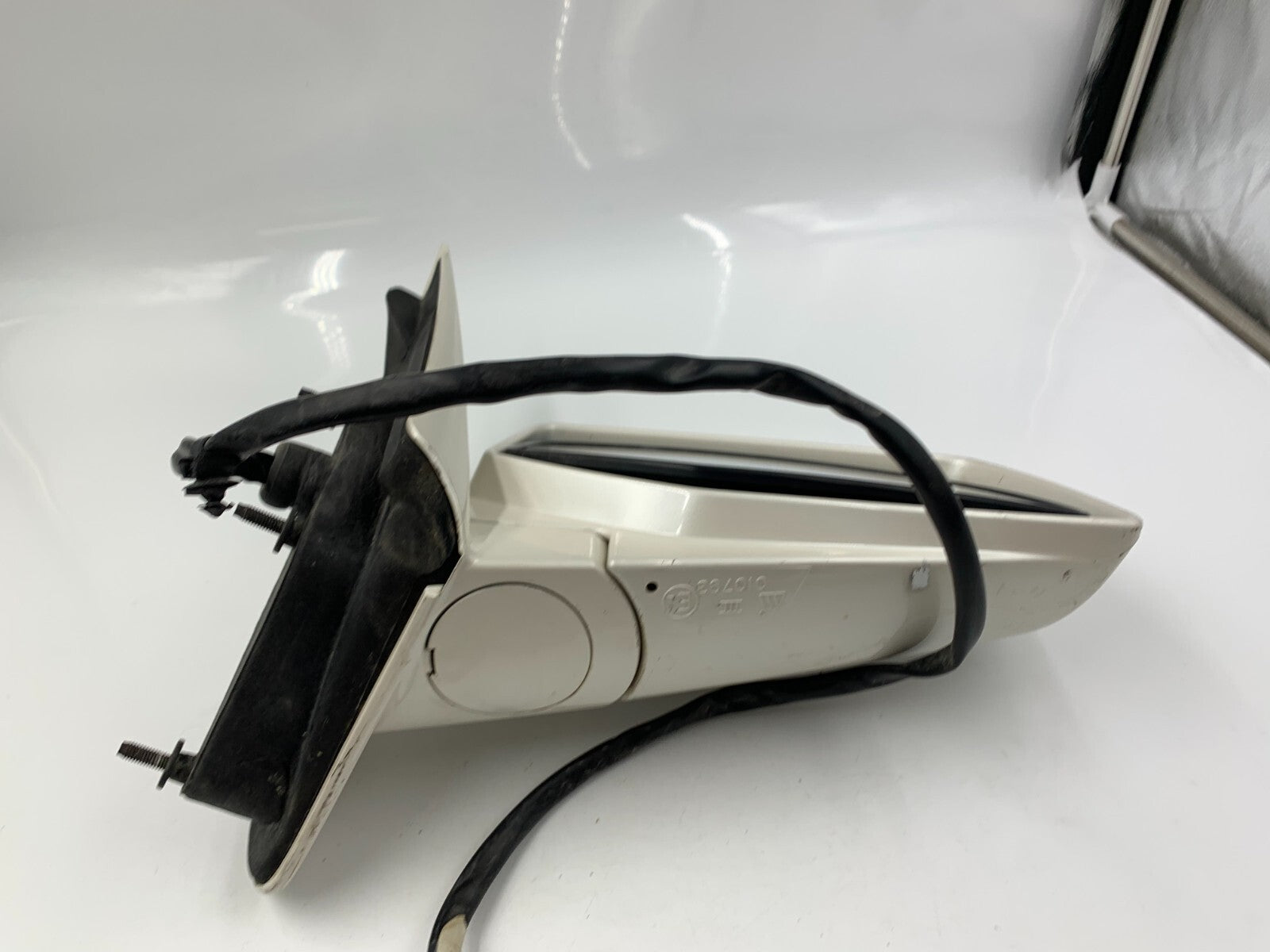 2004-2006 Cadillac SRX Passenger Side View Power Door Mirror White OEM