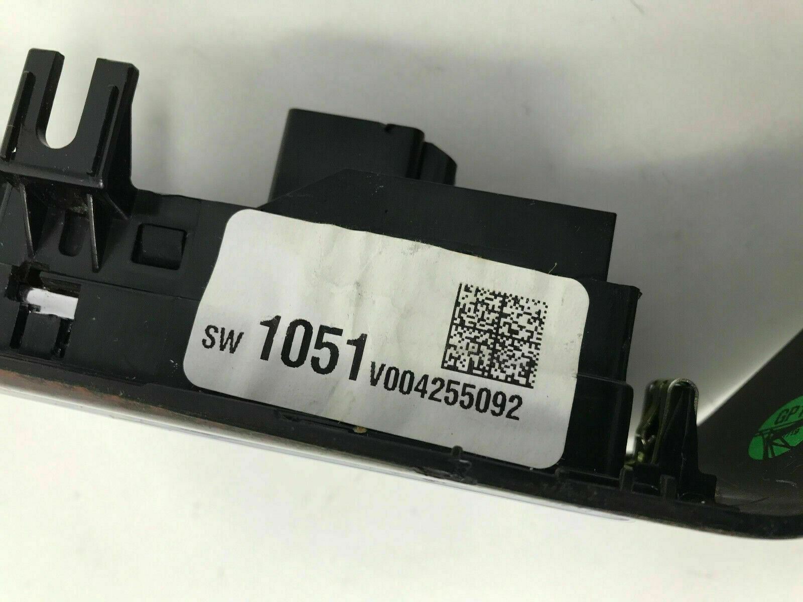 2011-2013 Chevy Malibu Master Power Window Switch OEM C02B01008