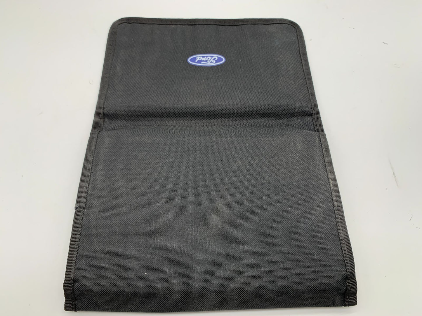2018 Ford Fusion Owners Manual Set with Case OEM C03B65012