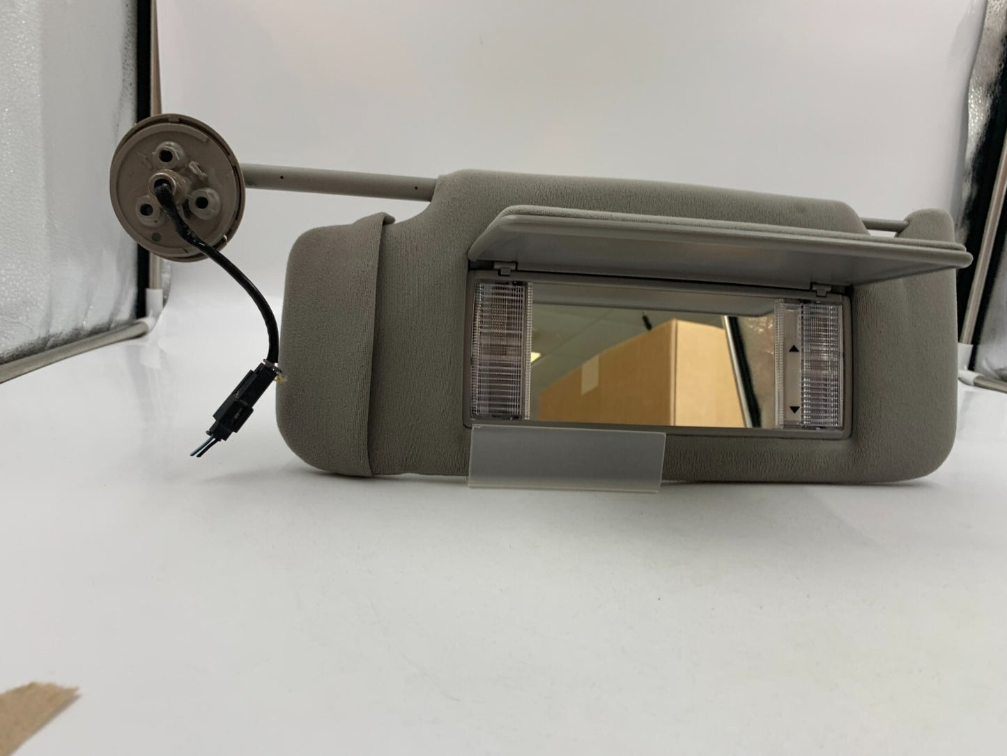 2005-2007 Cadillac STS Driver Sun Visor Gray Illuminated OEM B01B12056