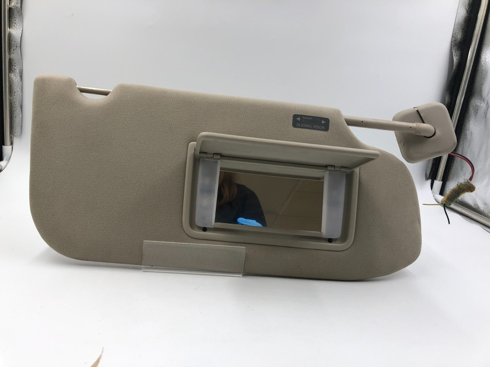 2010-2012 Lincoln MKT Passenger Sun Visor Beige illuminated OEM B01B02004