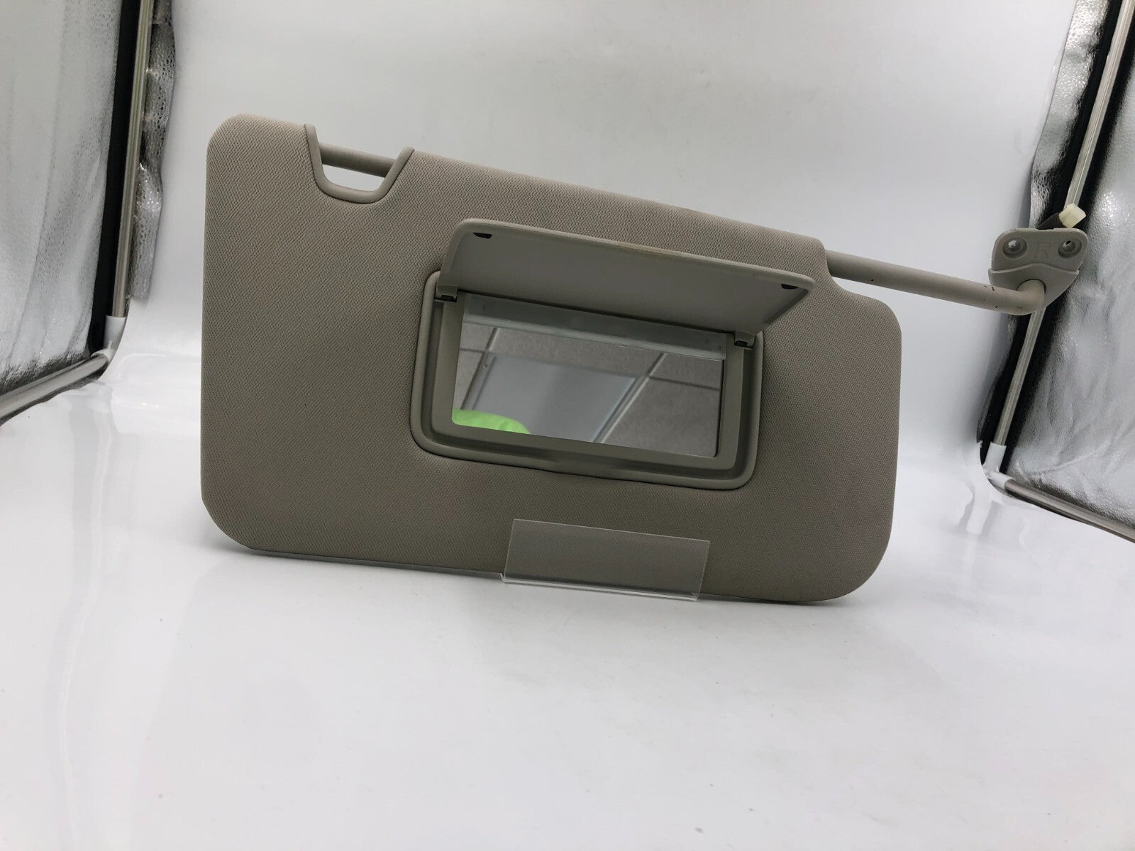 2014-2017 Nissan Rogue Passenger Sun Visor Gray Illumination OEM D03B31083