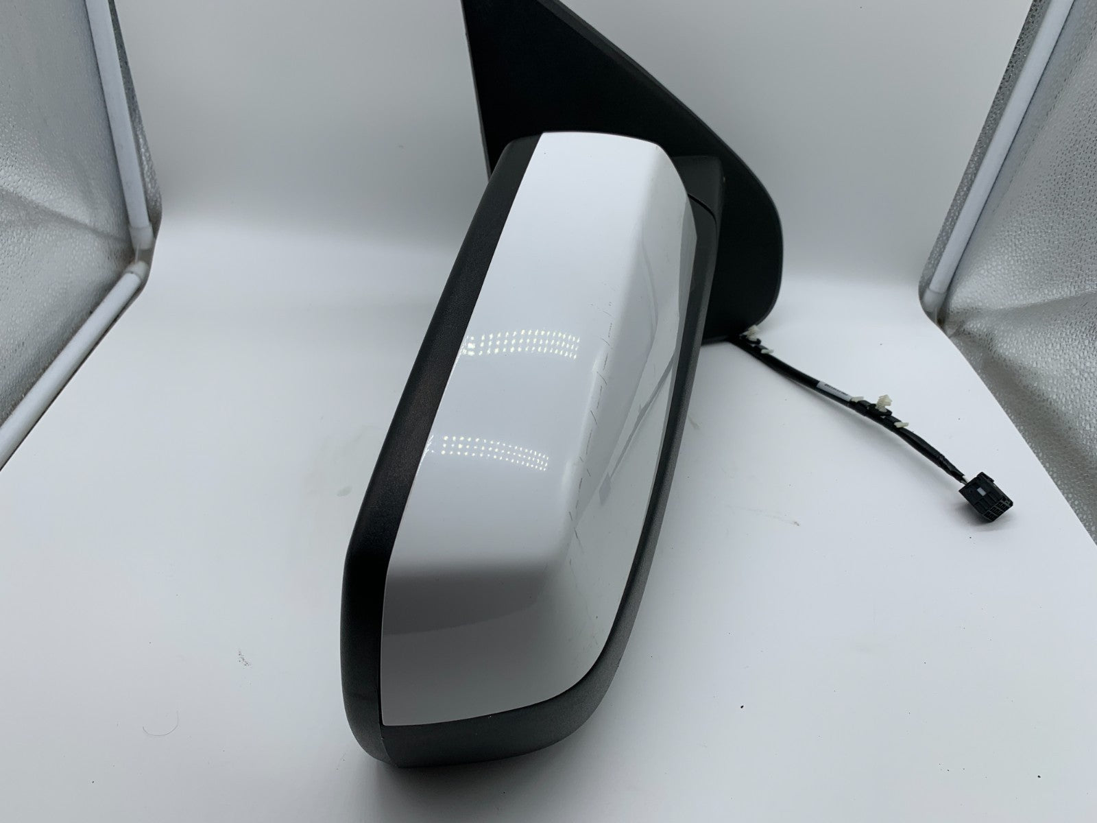 2014-2019 Chevrolet Silverado 1500 Passenger Side Power Door Mirror C03B52001