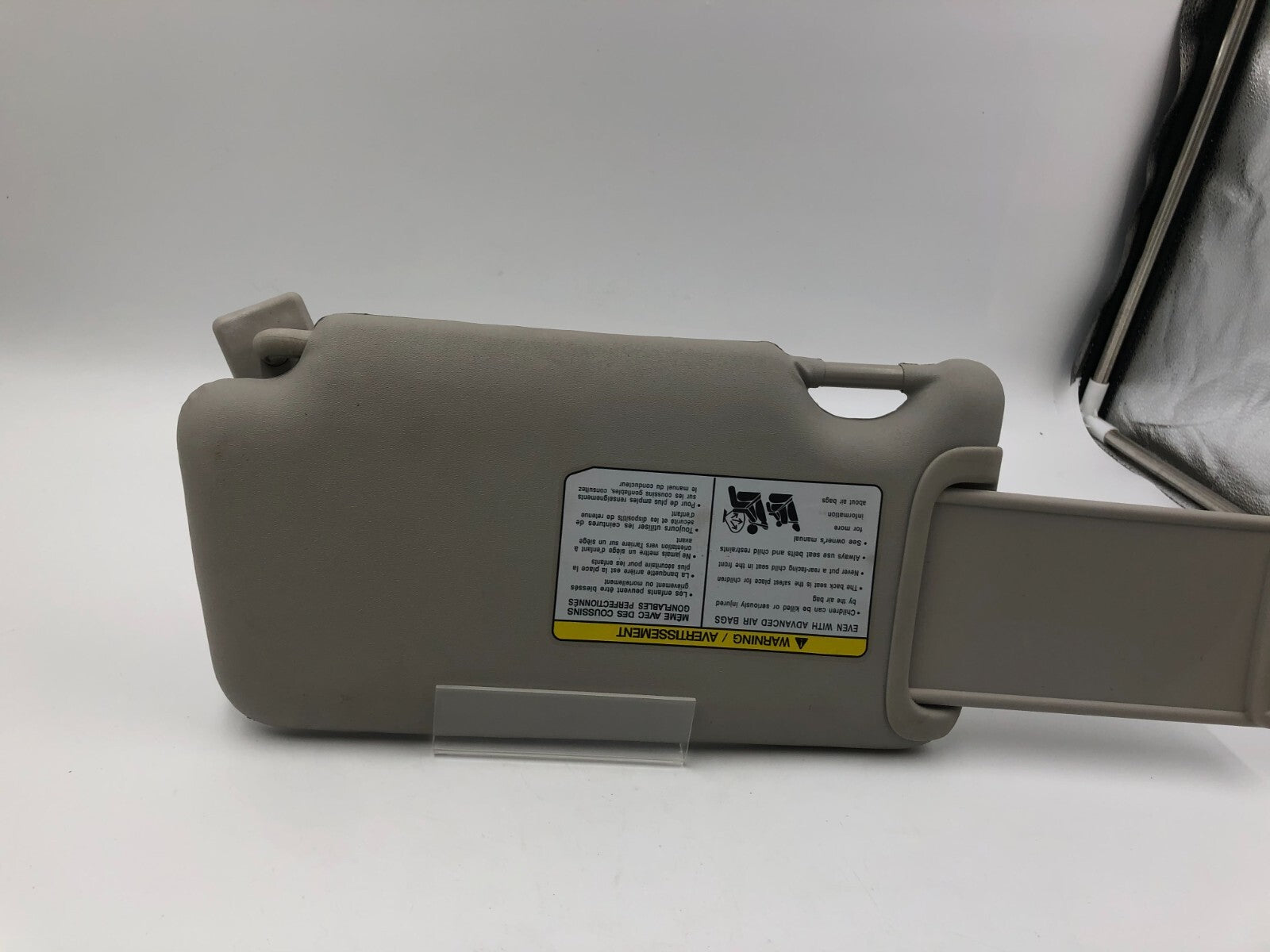 2015-2019 Nissan Versa Passenger Sun Visor Gray OEM E01B27083