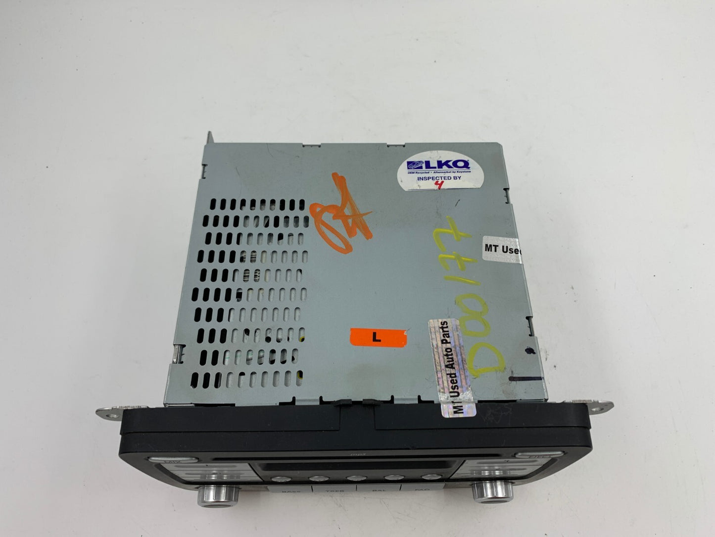 2010-2011 Volkswagen Golf AM FM Radio CD Player Receiver OEM B04B34002
