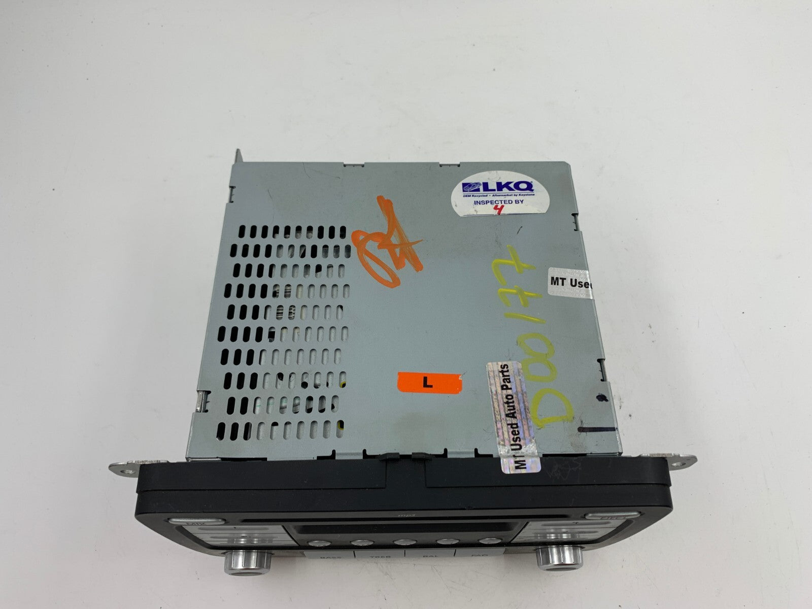 2010-2011 Volkswagen Golf AM FM Radio CD Player Receiver OEM B04B34002